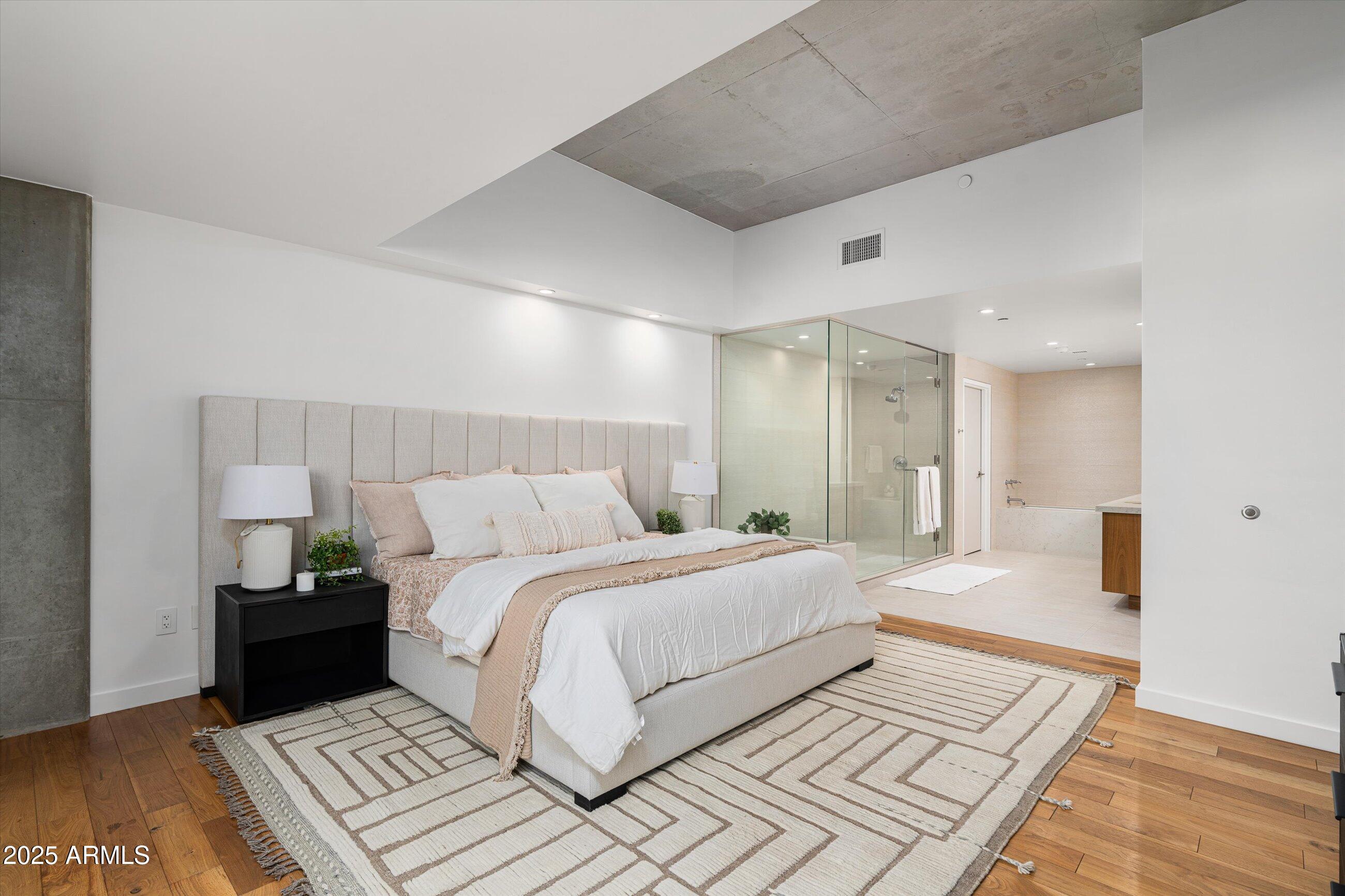 5455 E LINCOLN Drive 3002