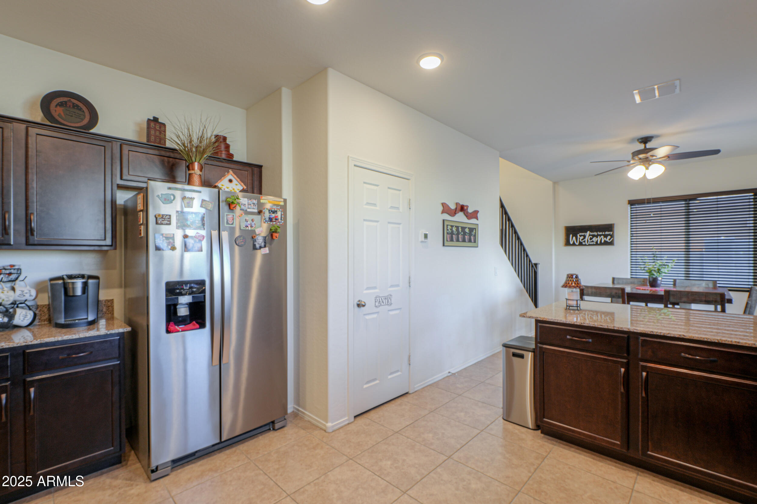802 W JARDIN Drive
