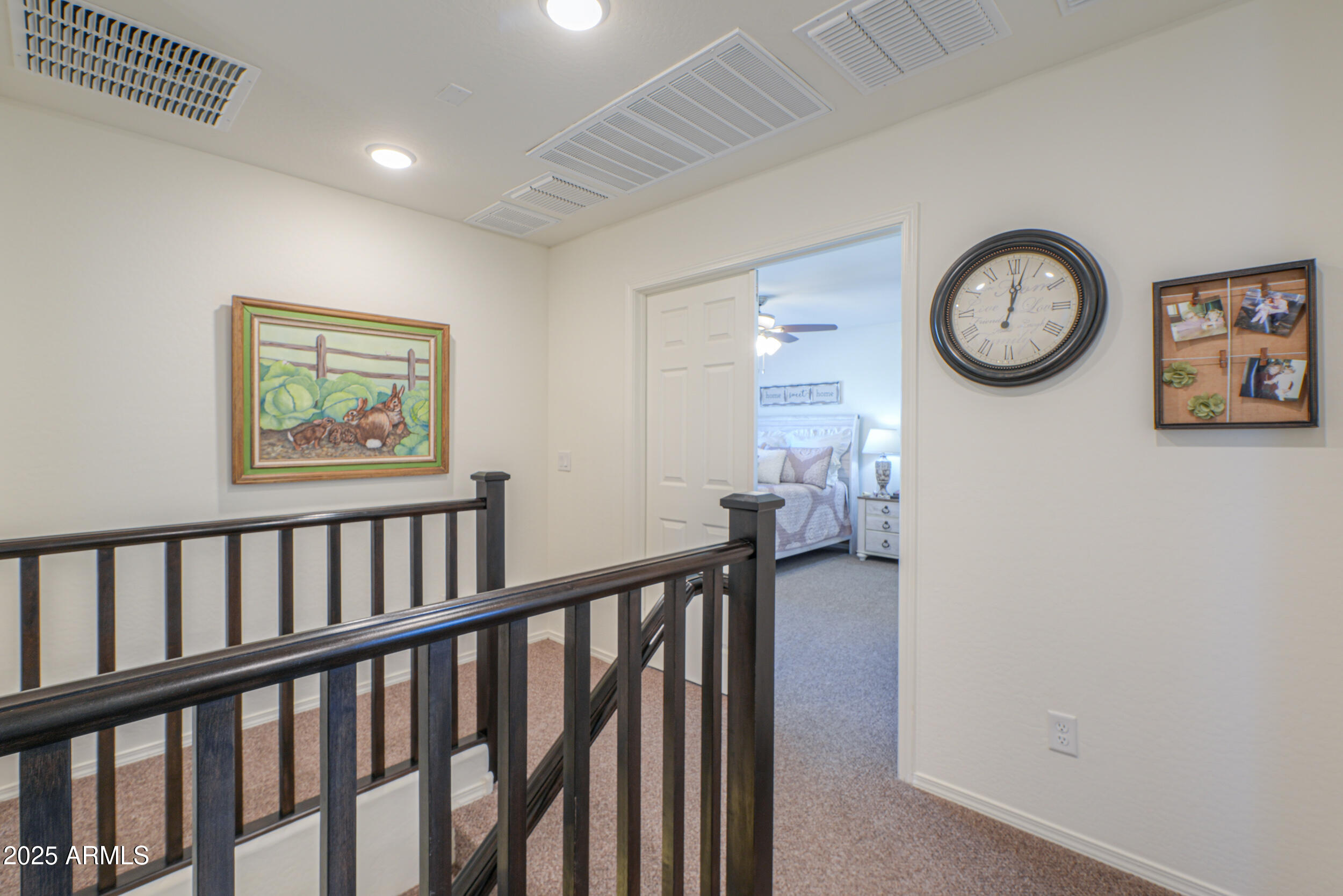 802 W JARDIN Drive