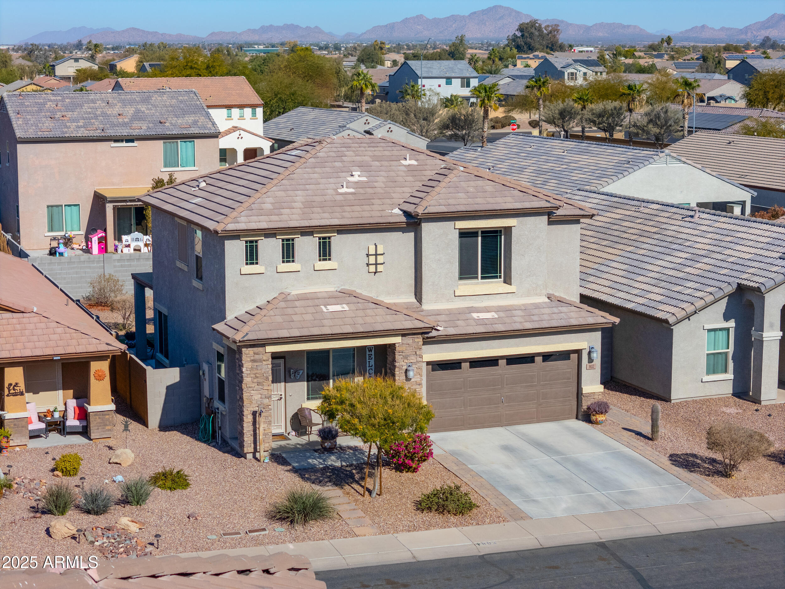 802 W JARDIN Drive