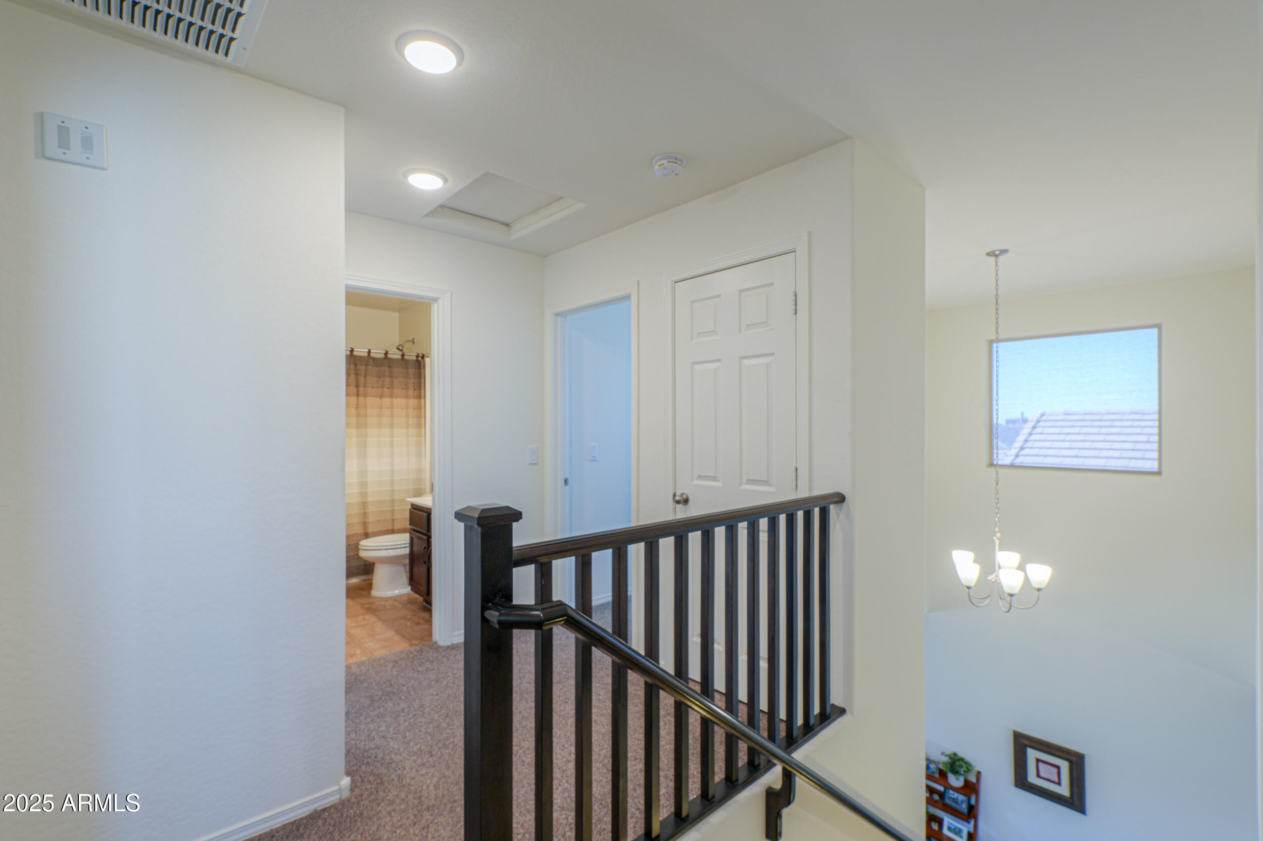 802 W JARDIN Drive