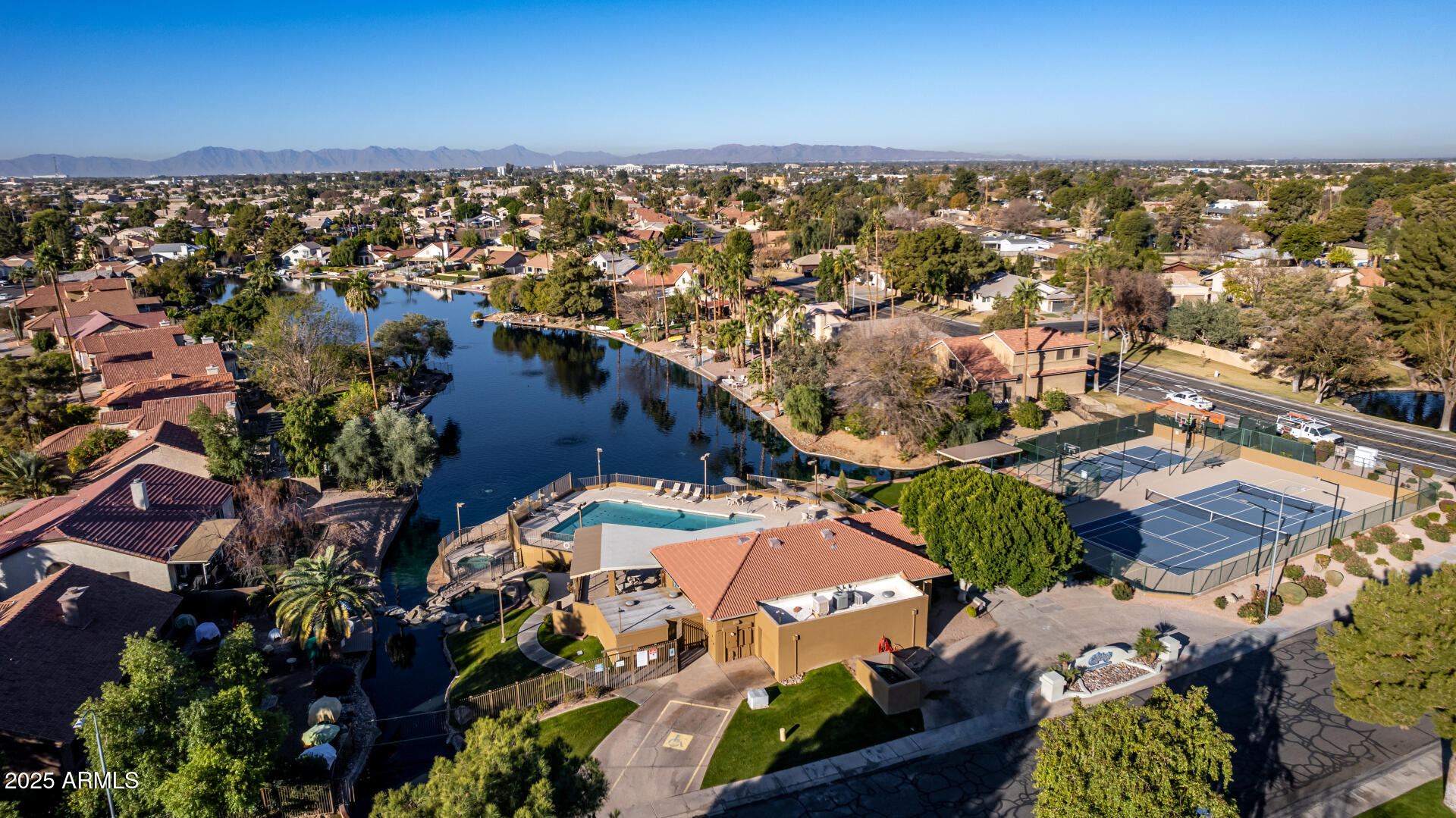 1212 E BUTLER Drive