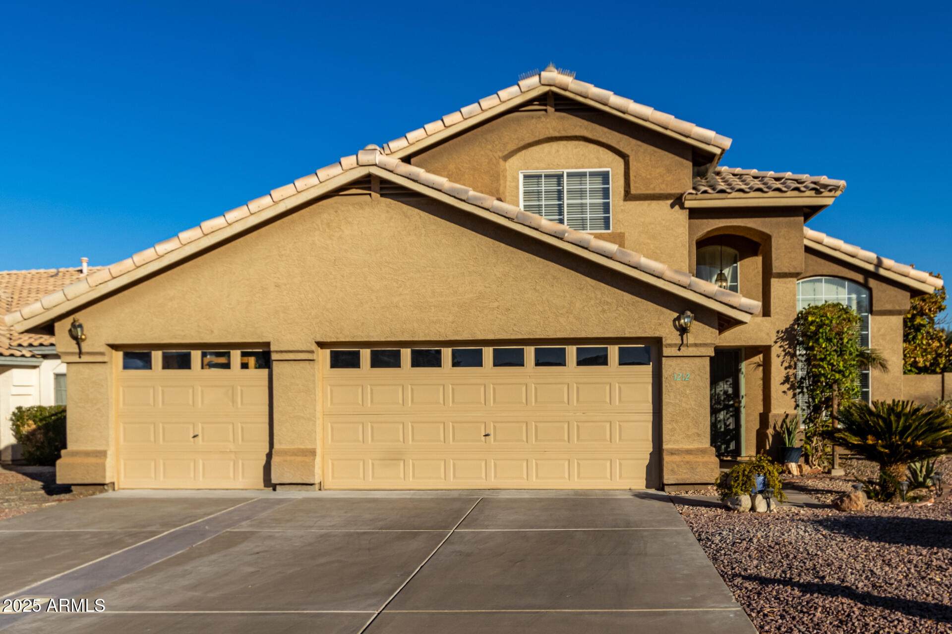 1212 E BUTLER Drive