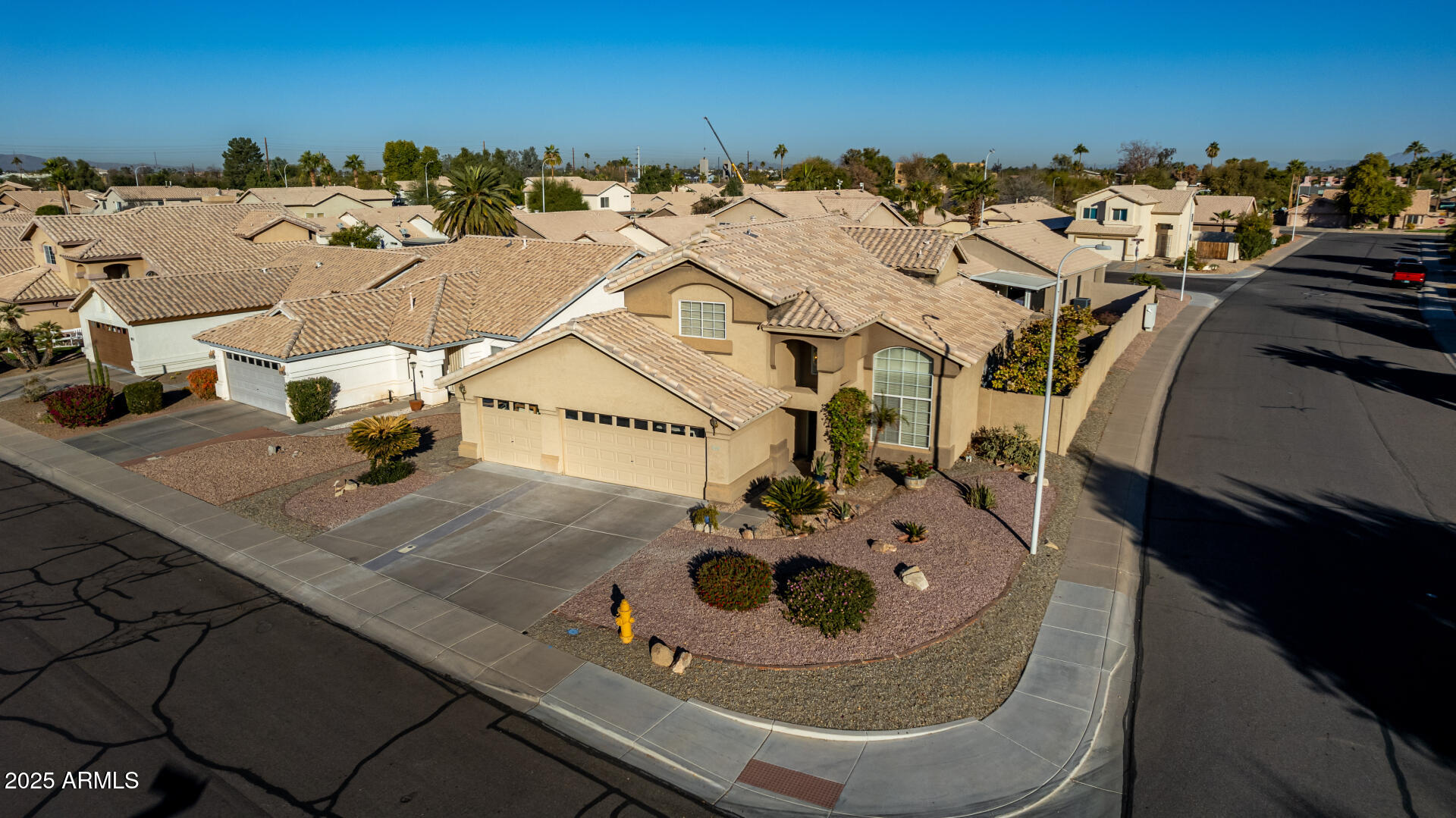 1212 E BUTLER Drive