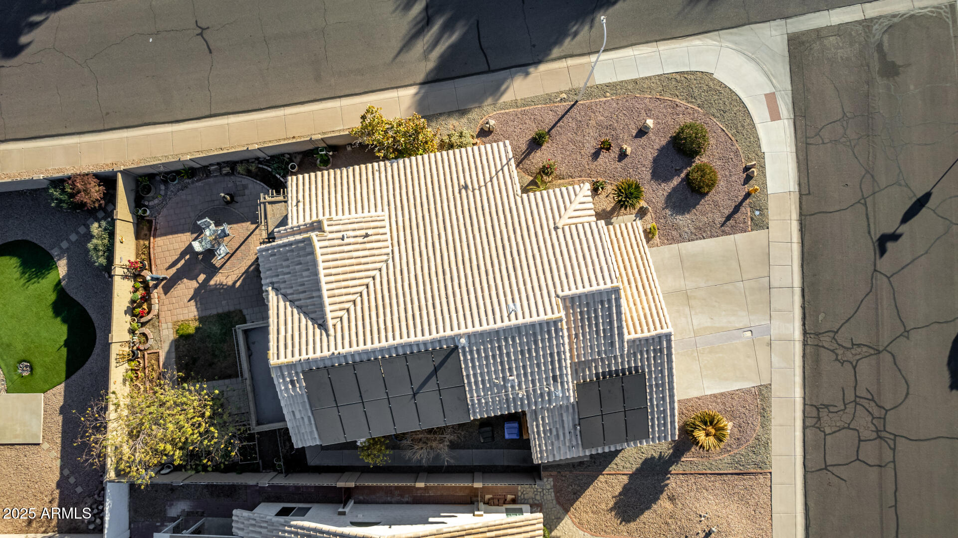 1212 E BUTLER Drive