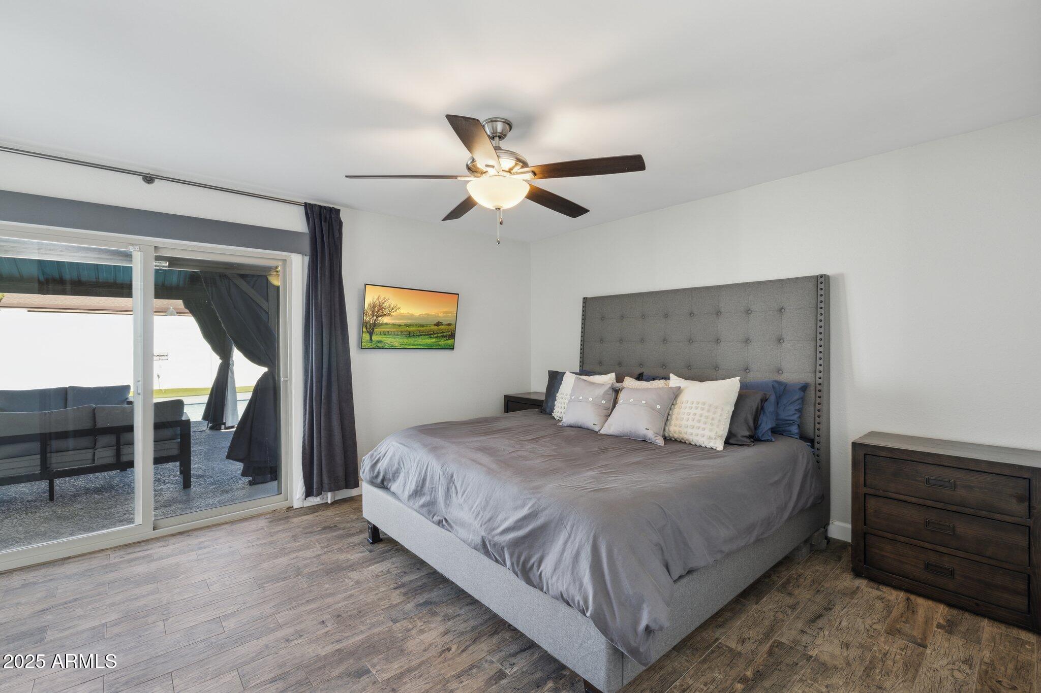8856 E ALTADENA Avenue