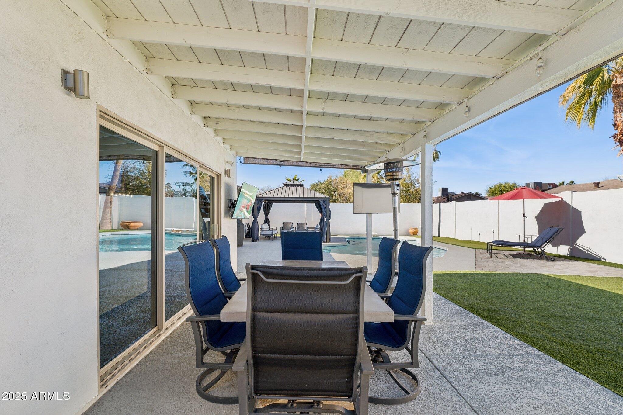 8856 E ALTADENA Avenue