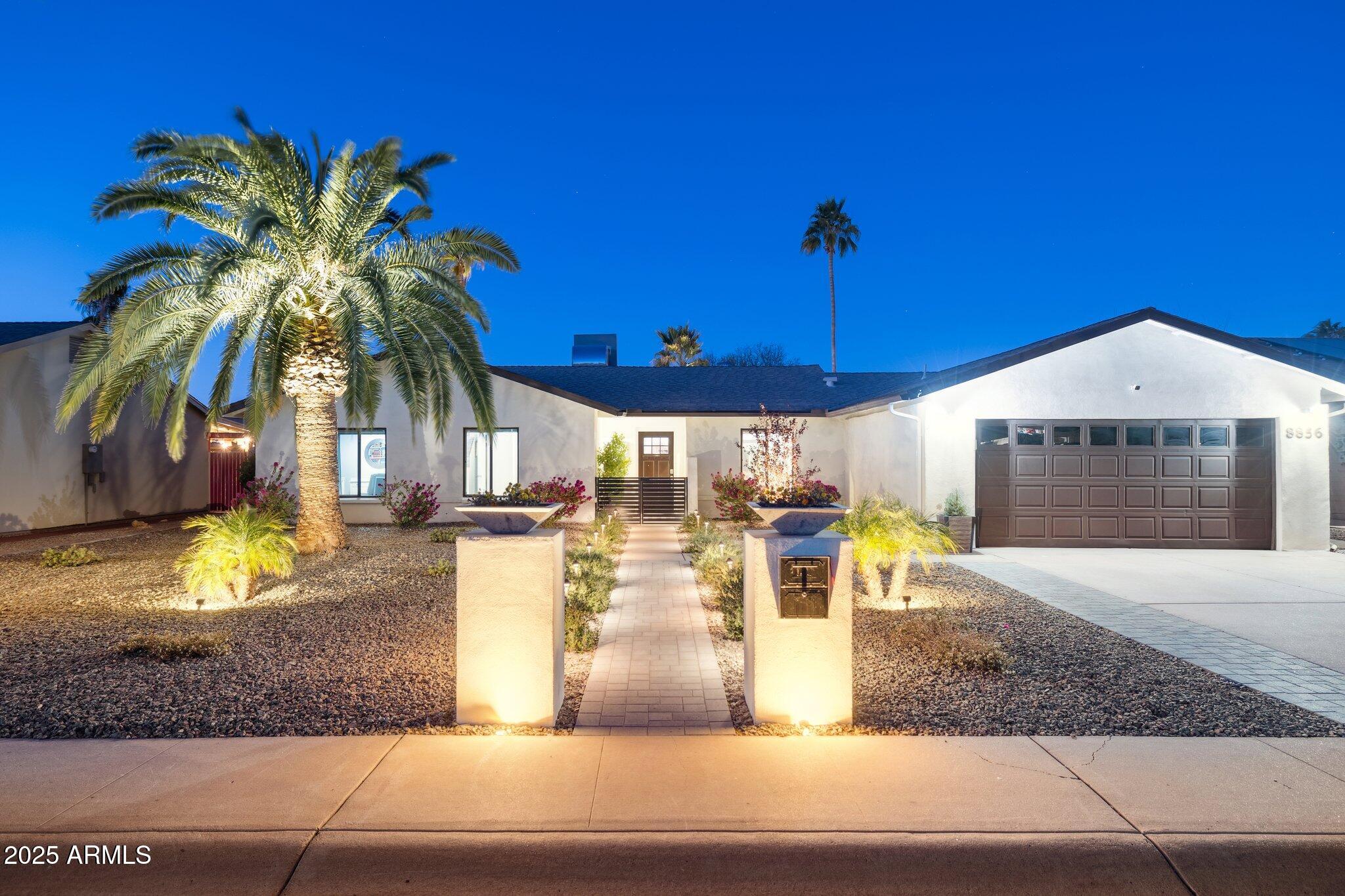 8856 E ALTADENA Avenue