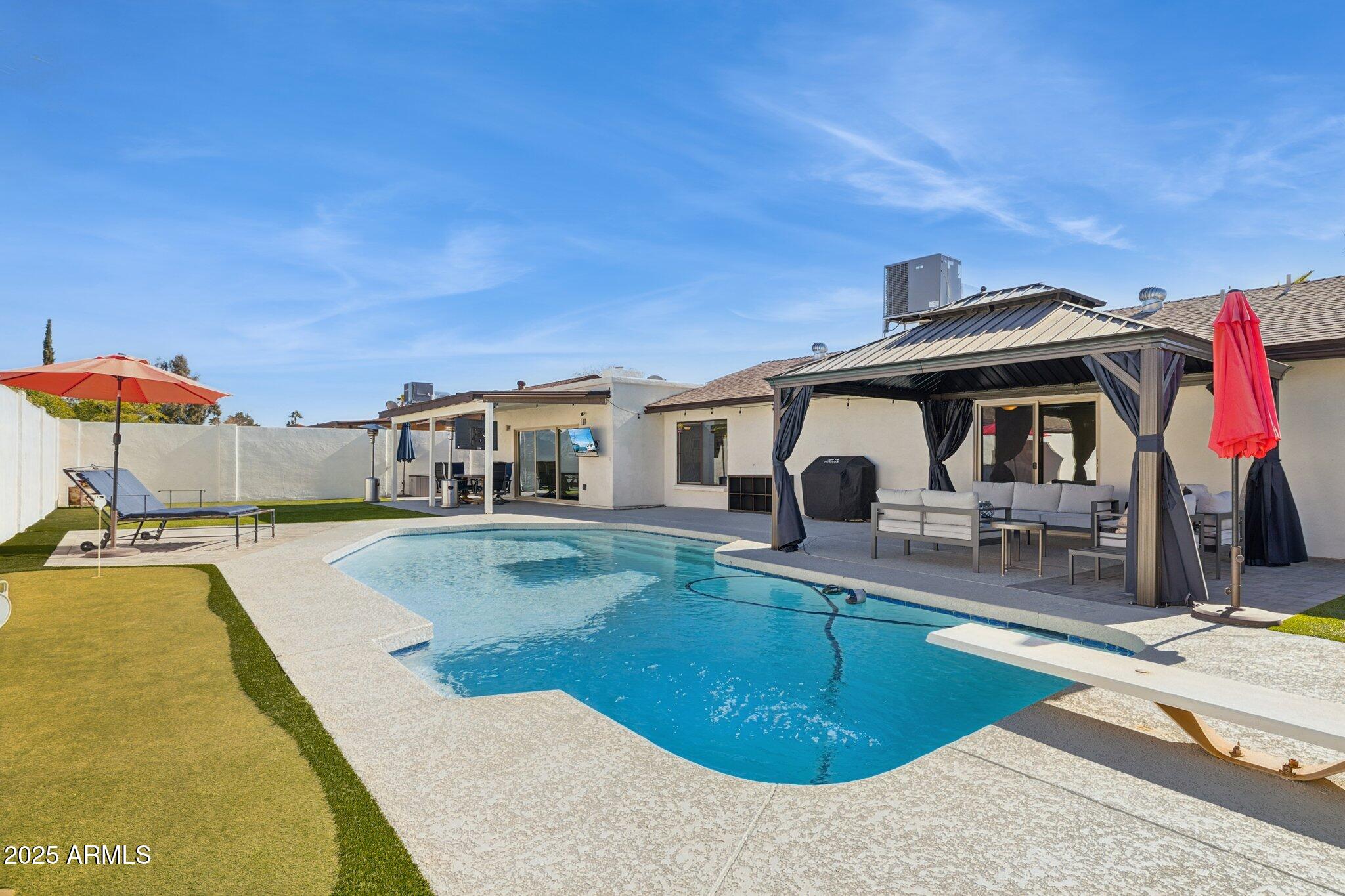 8856 E ALTADENA Avenue