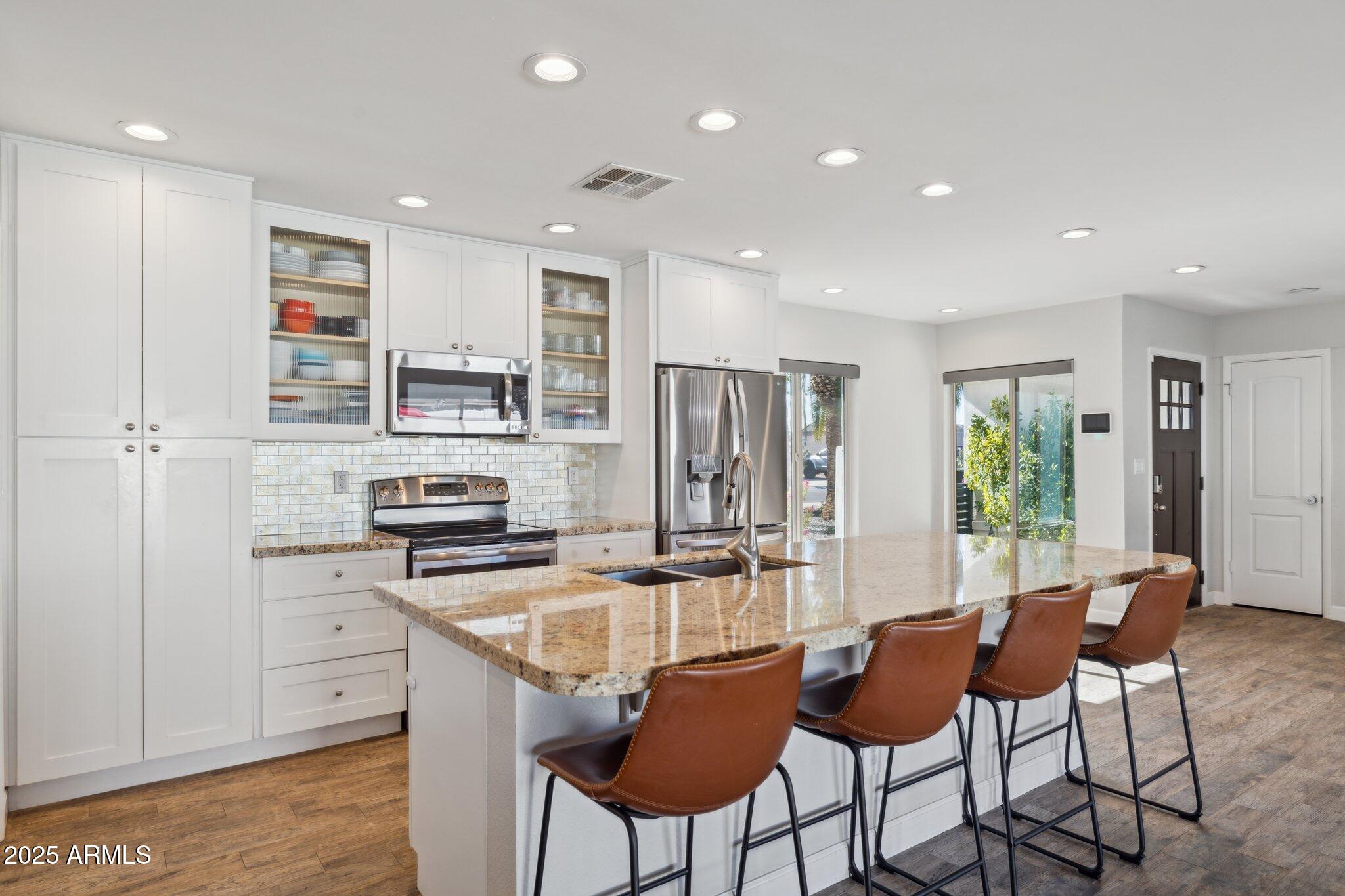 8856 E ALTADENA Avenue