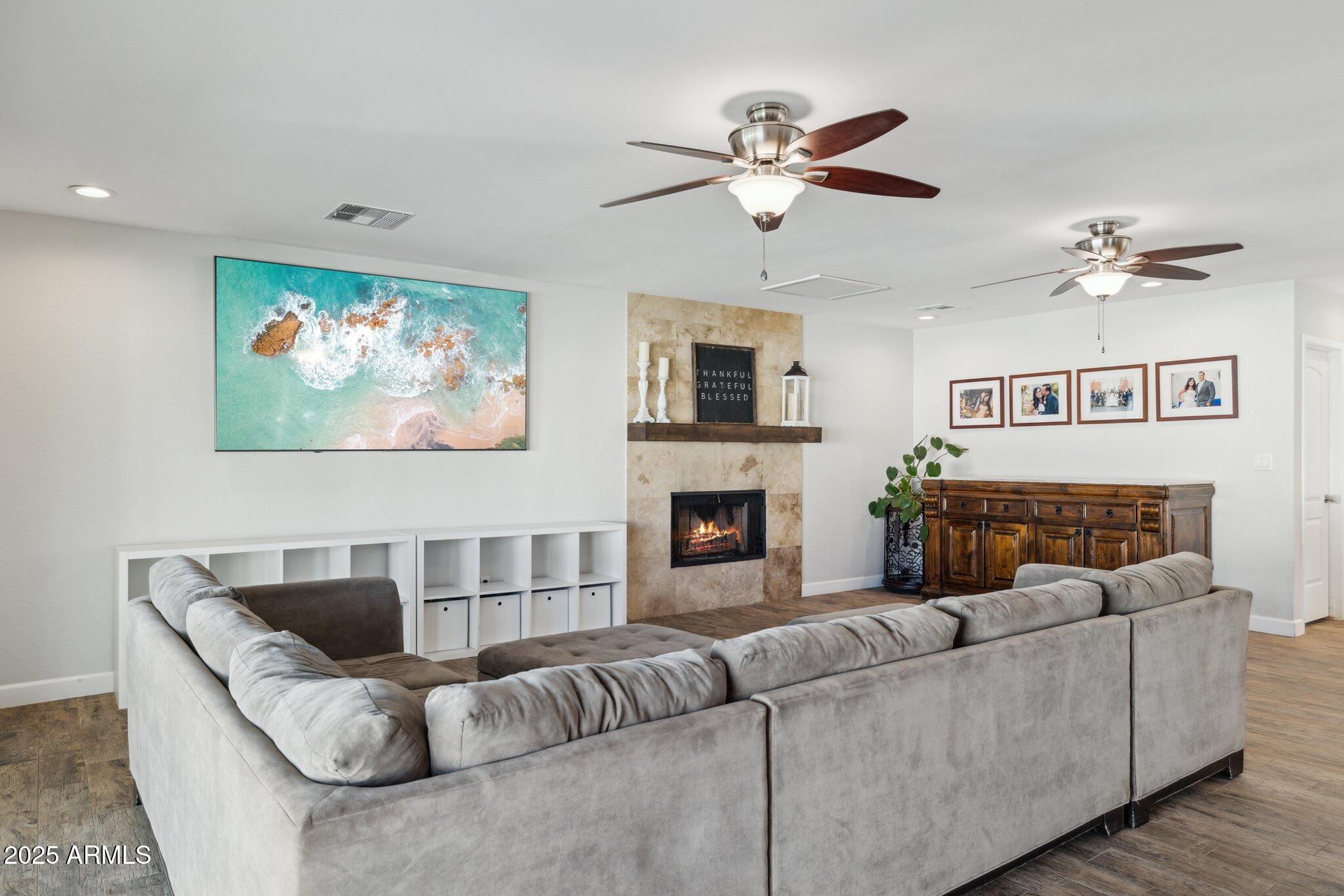8856 E ALTADENA Avenue
