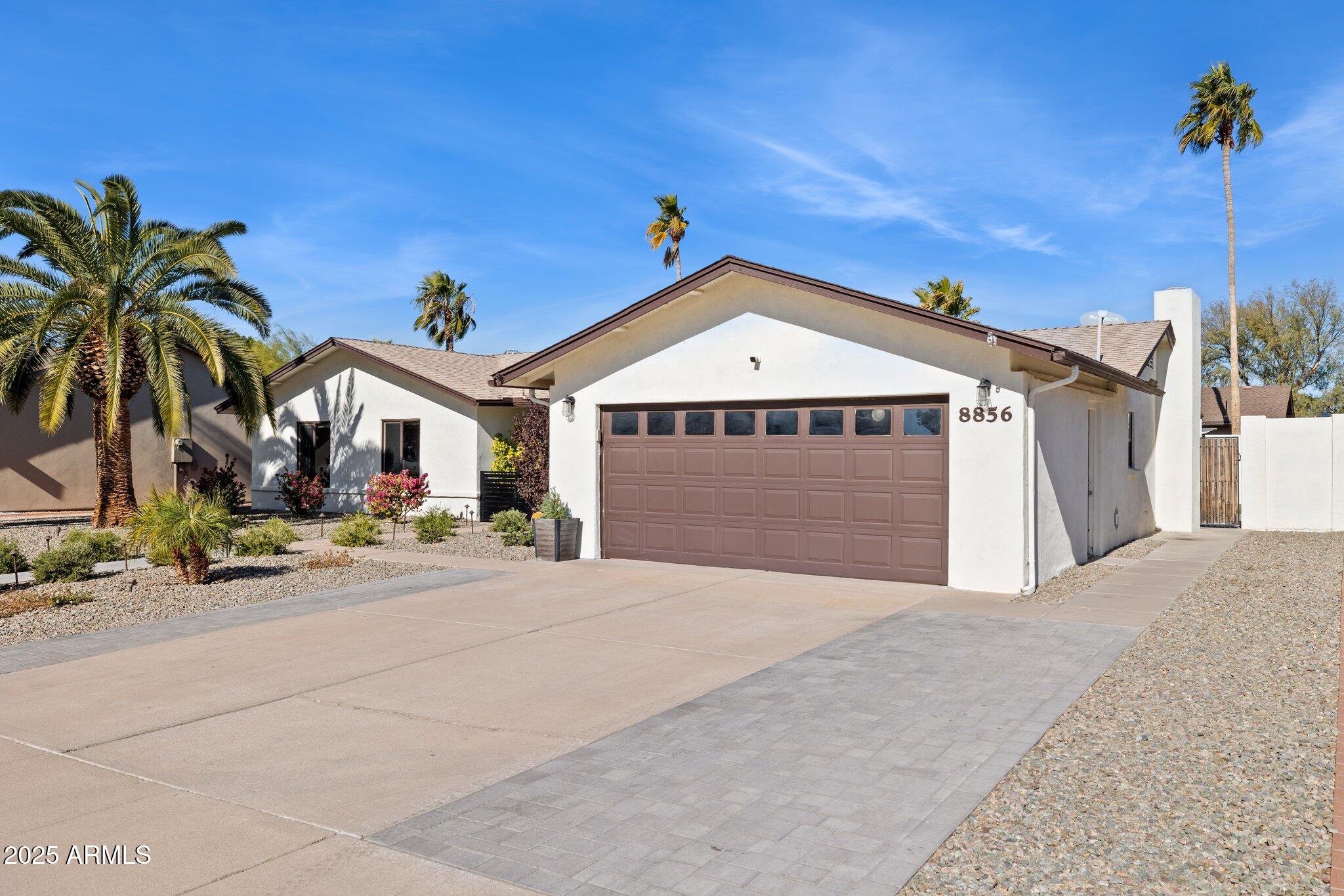8856 E ALTADENA Avenue