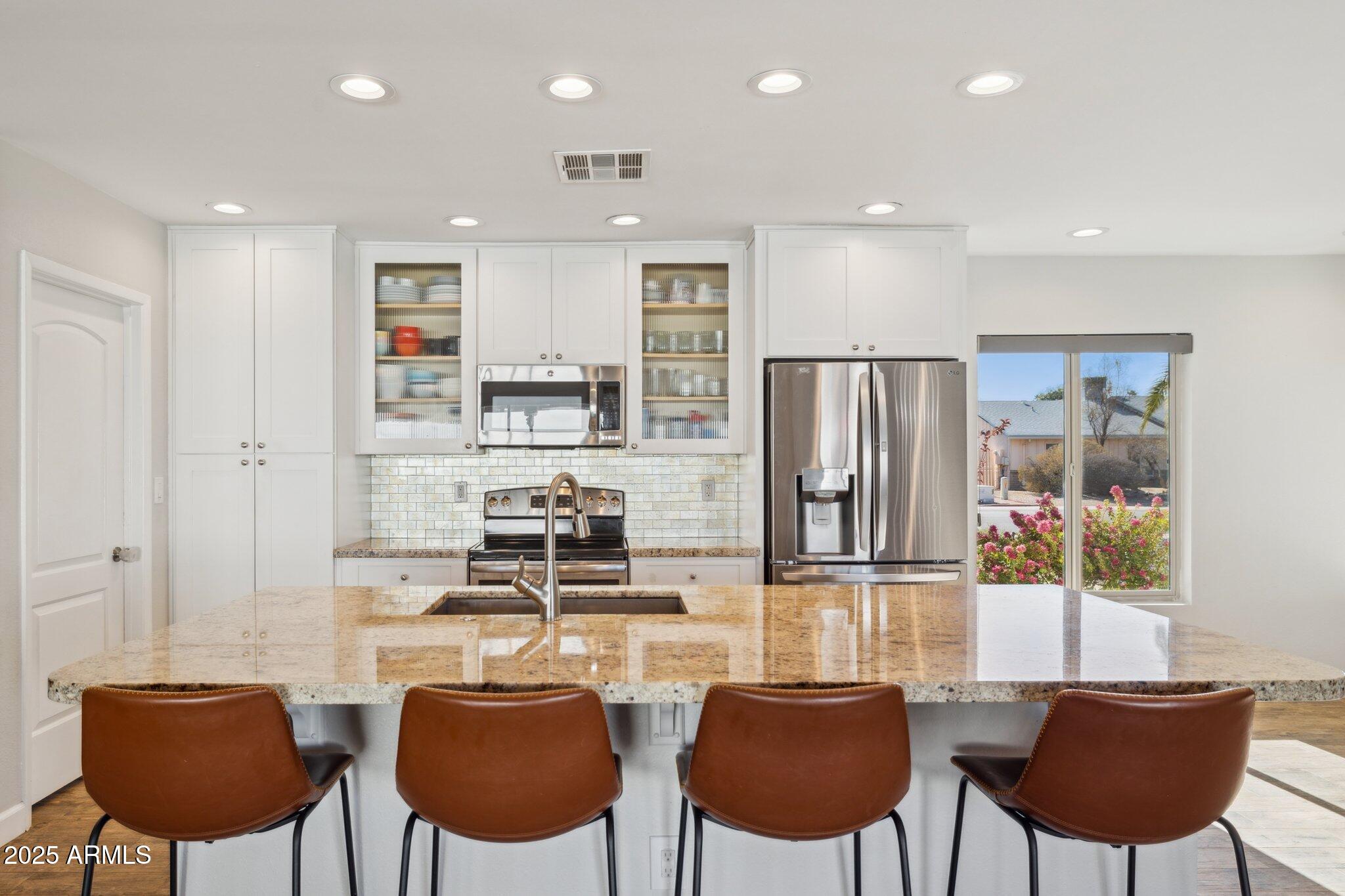 8856 E ALTADENA Avenue