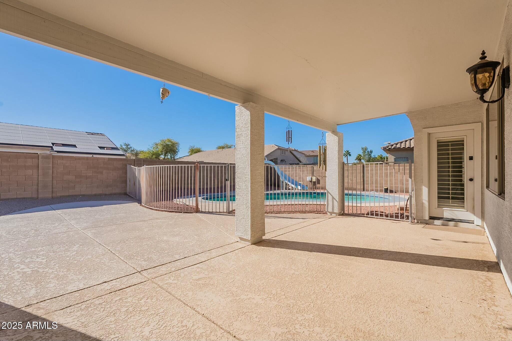 16329 W PIERCE Street