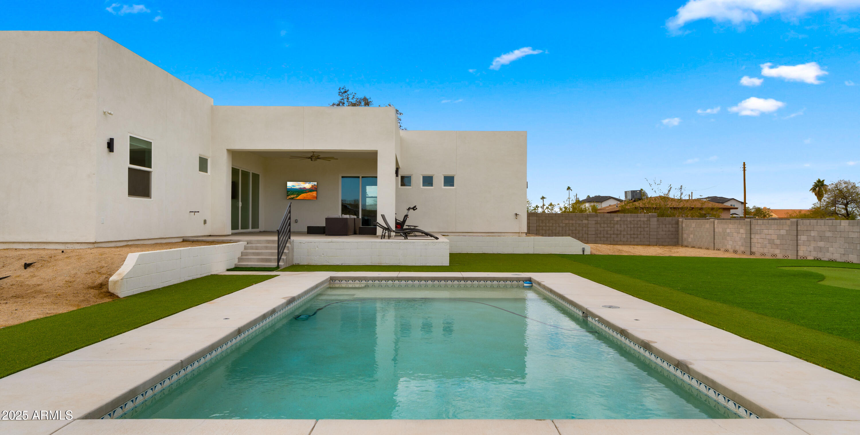 744 E Desert Lane