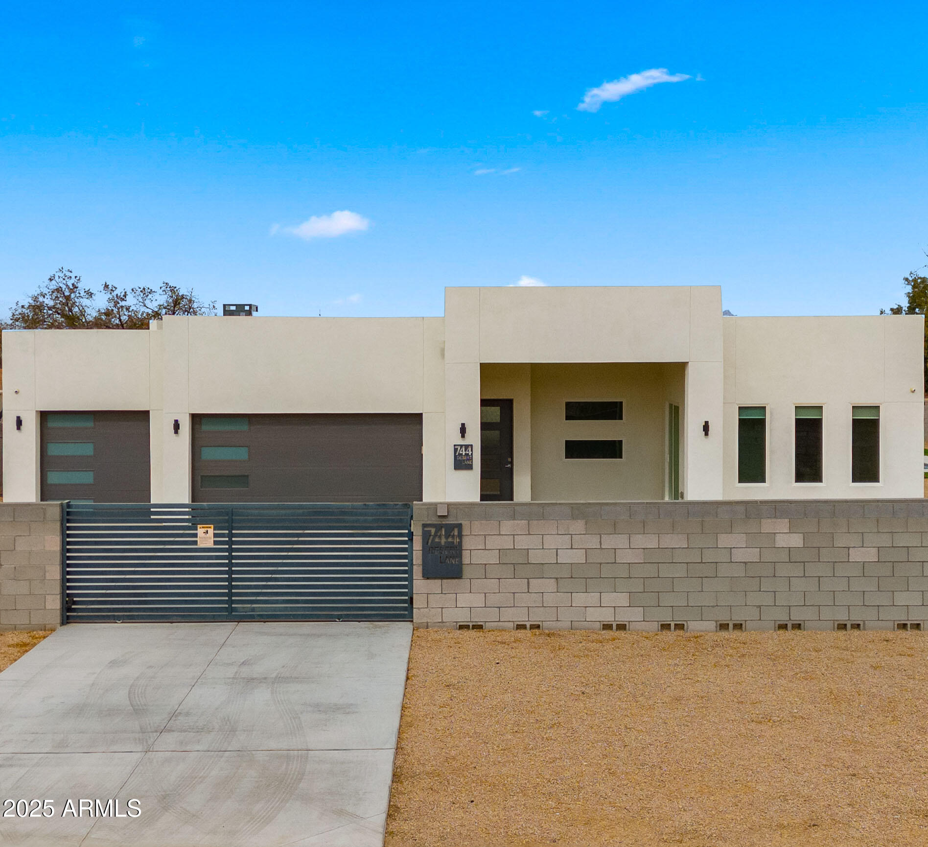 744 E Desert Lane