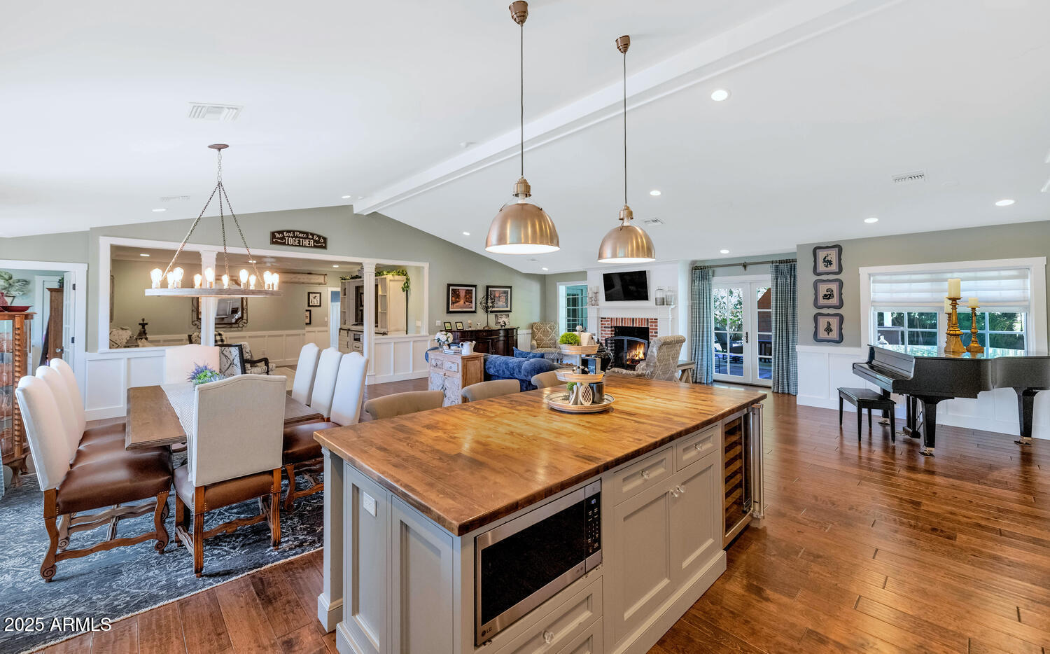 6228 E CALLE DEL MEDIA