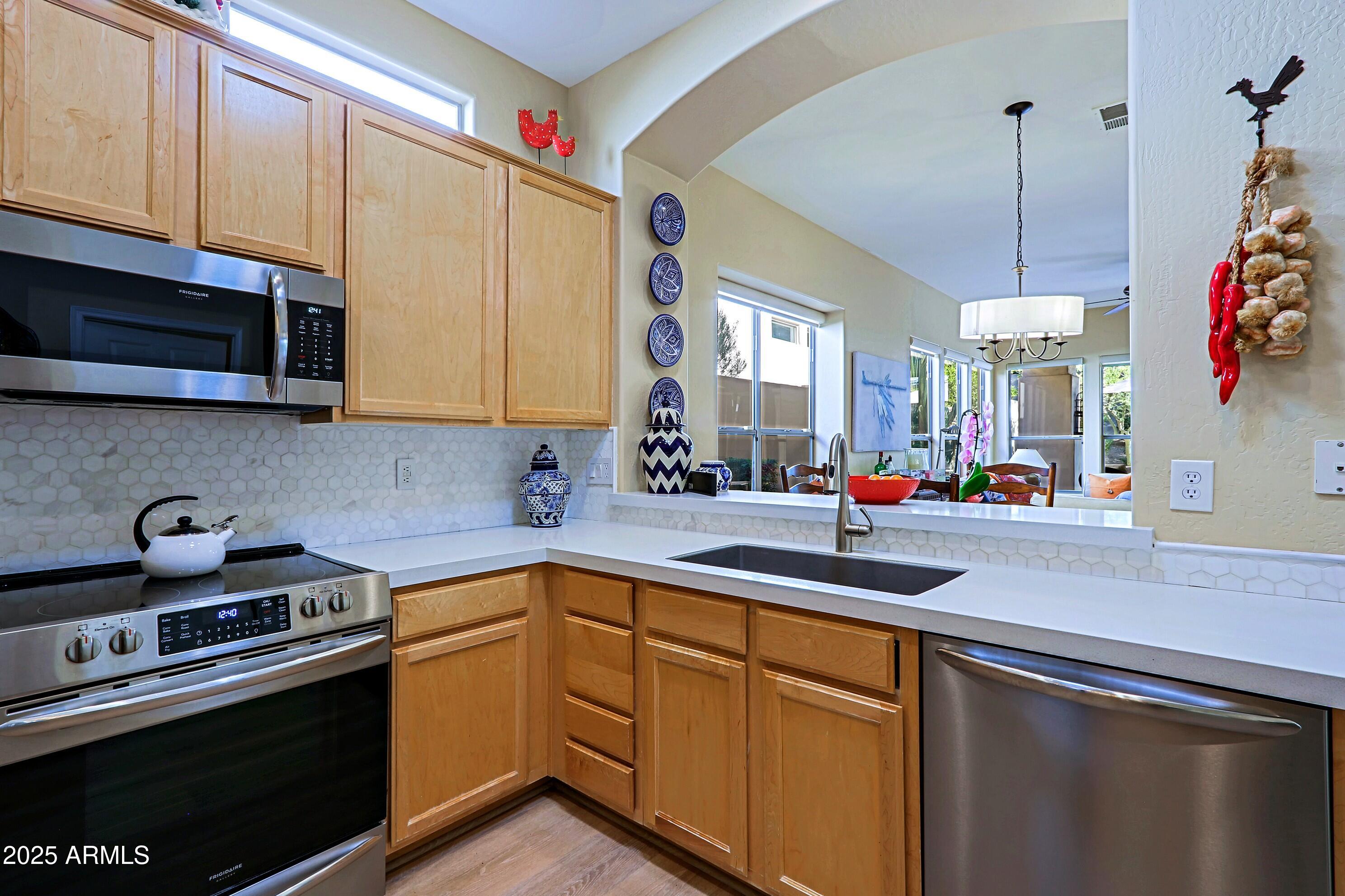 9640 E SIDEWINDER Trail