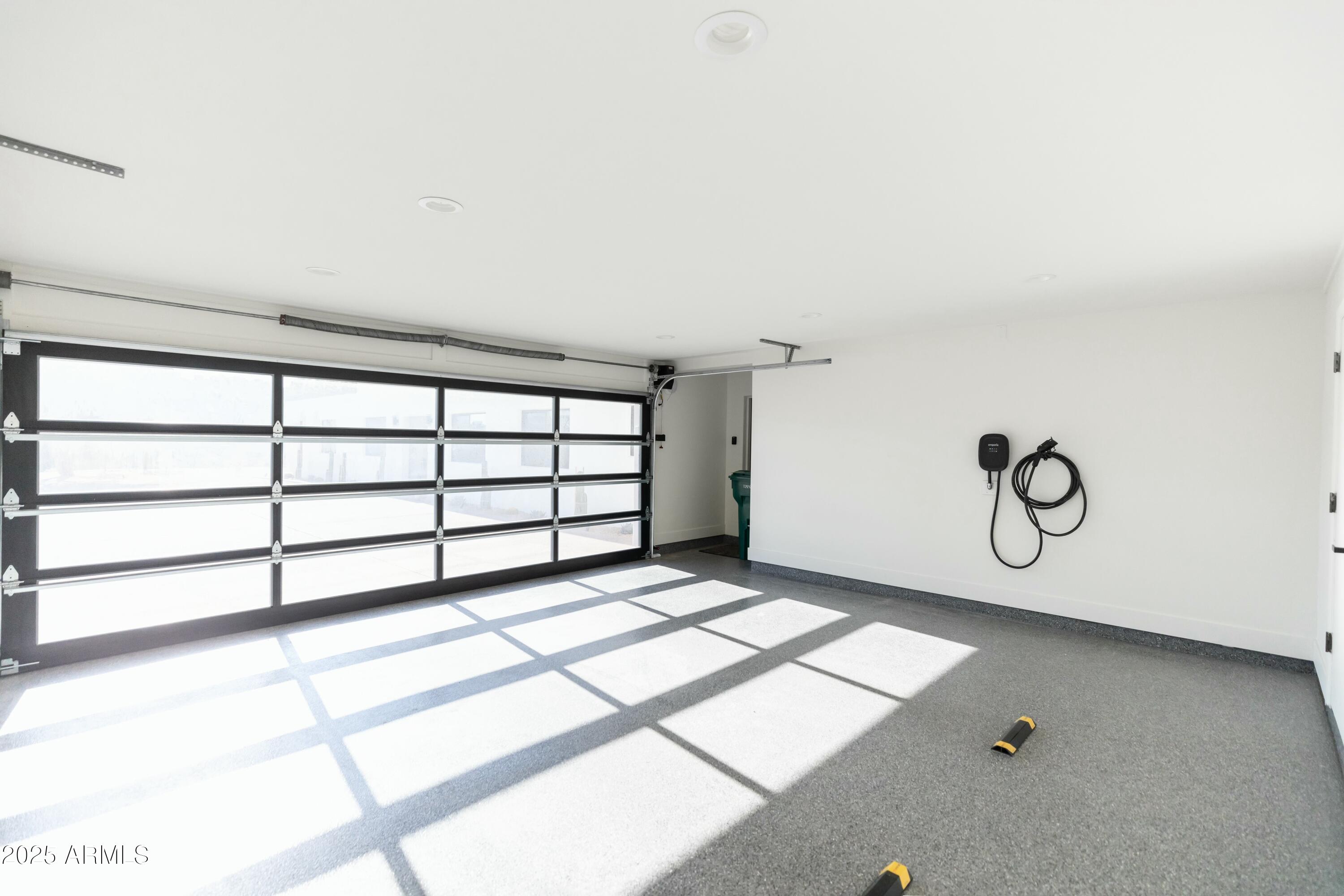 6516 N 43RD Place