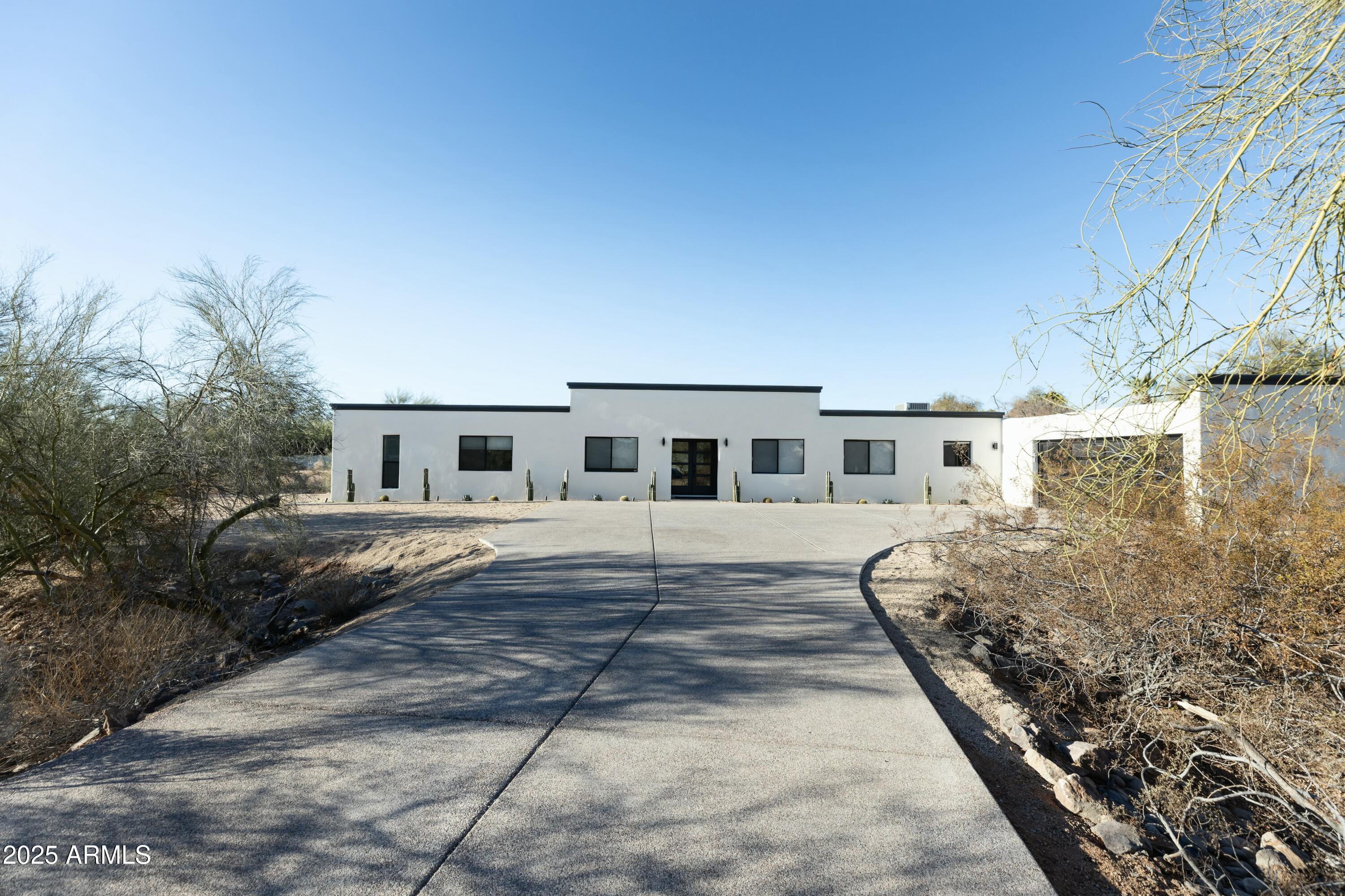 6516 N 43RD Place