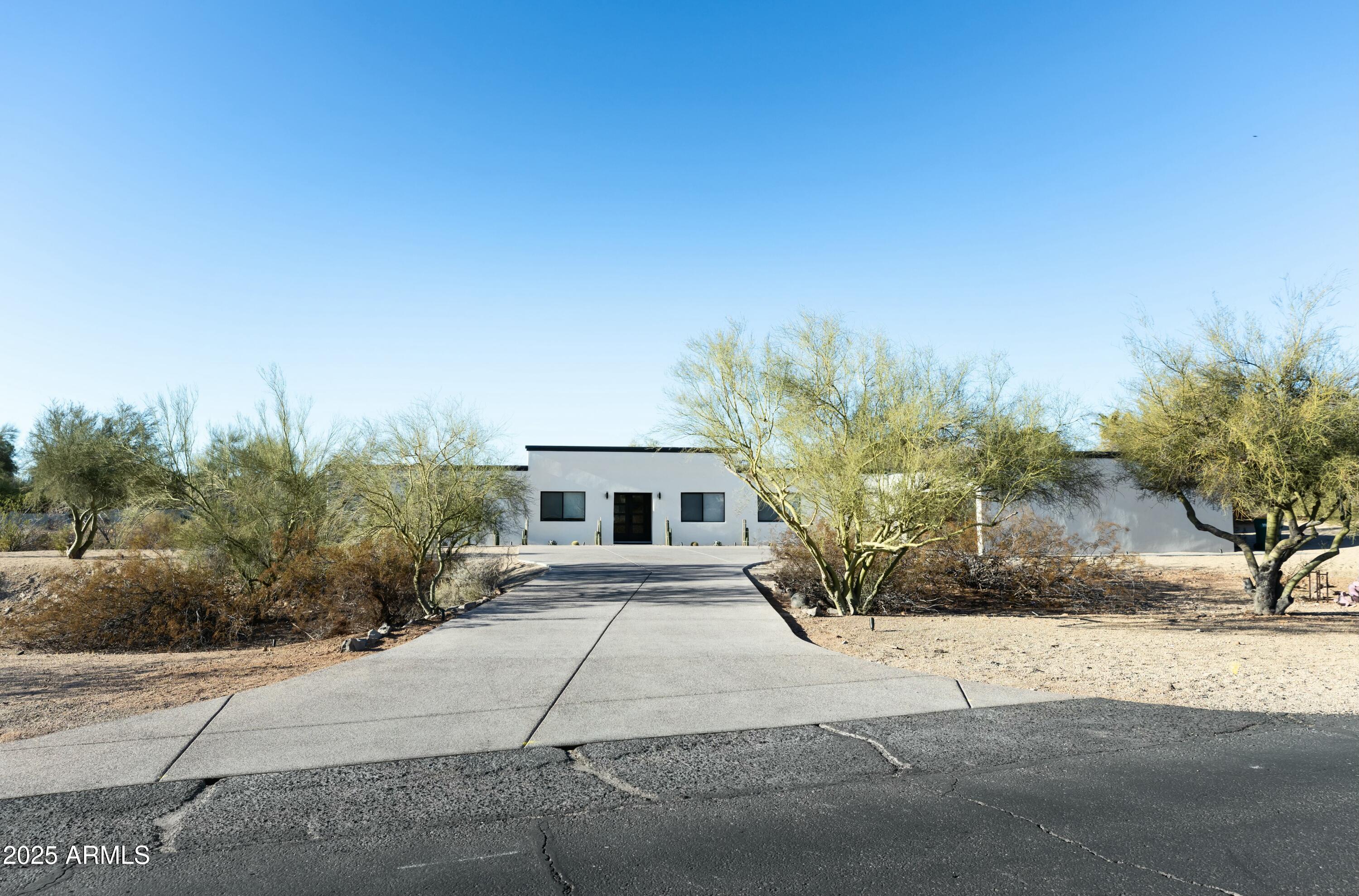 6516 N 43RD Place