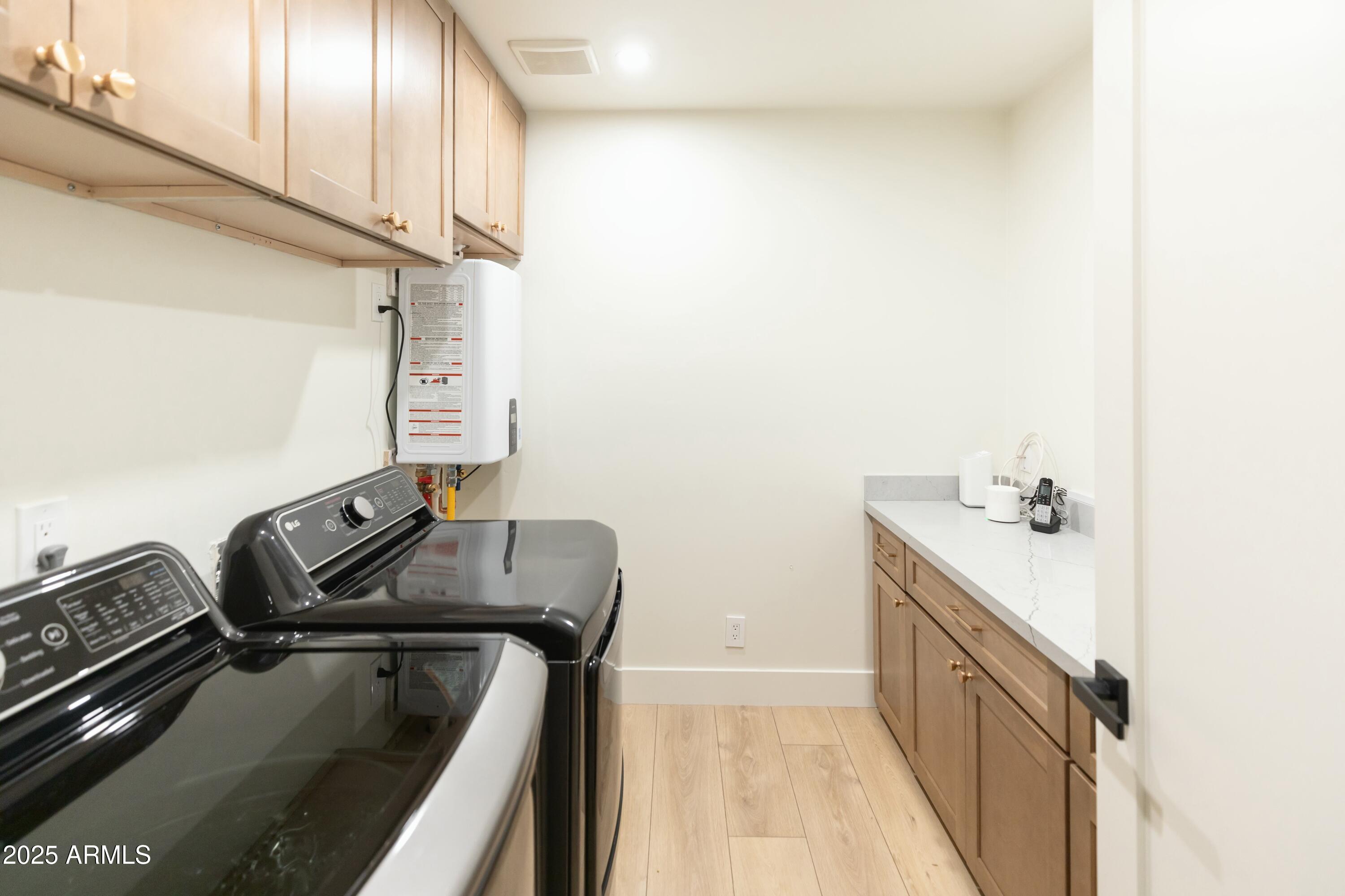 6516 N 43RD Place