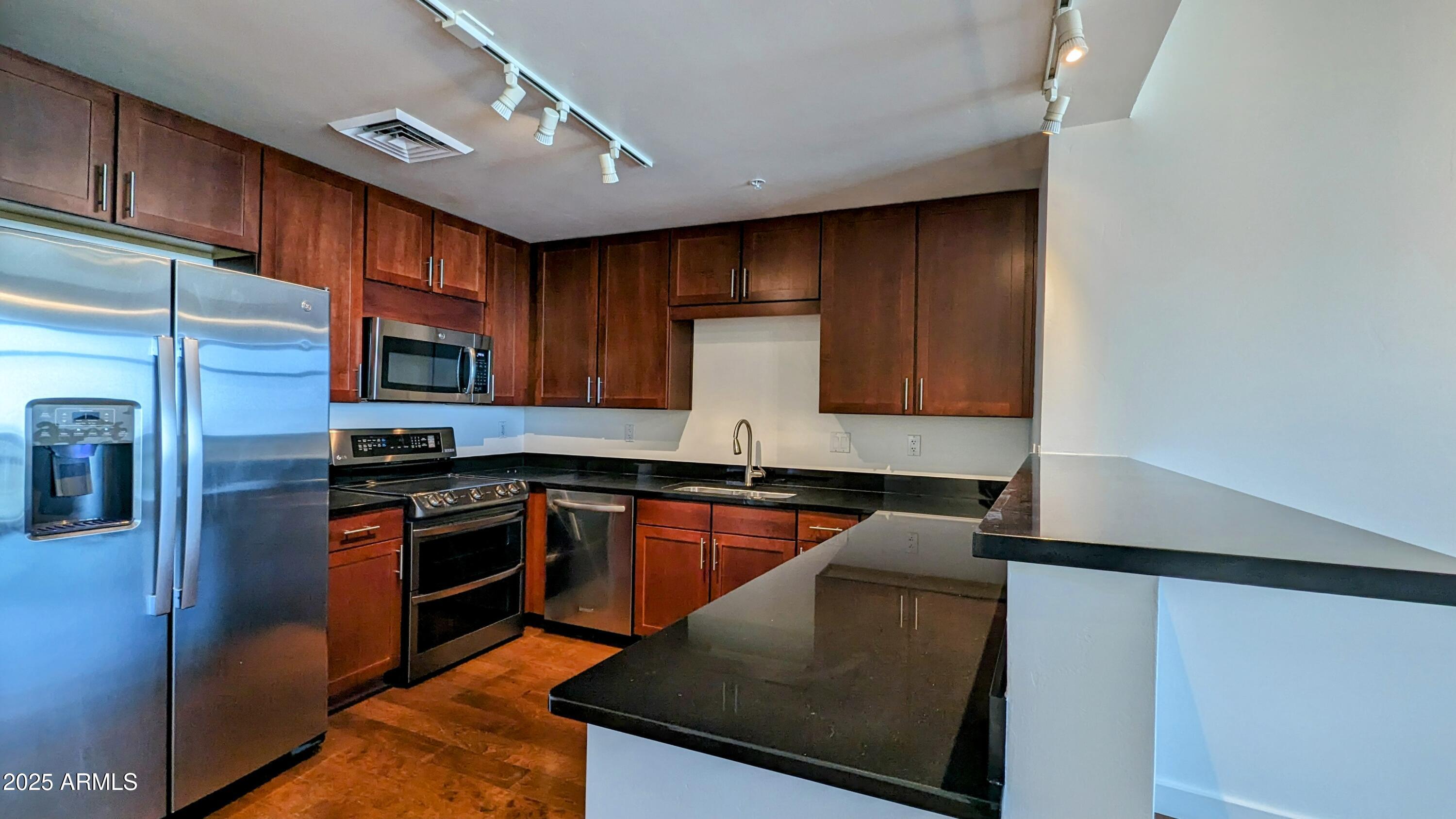 310 S 4TH Street 2202