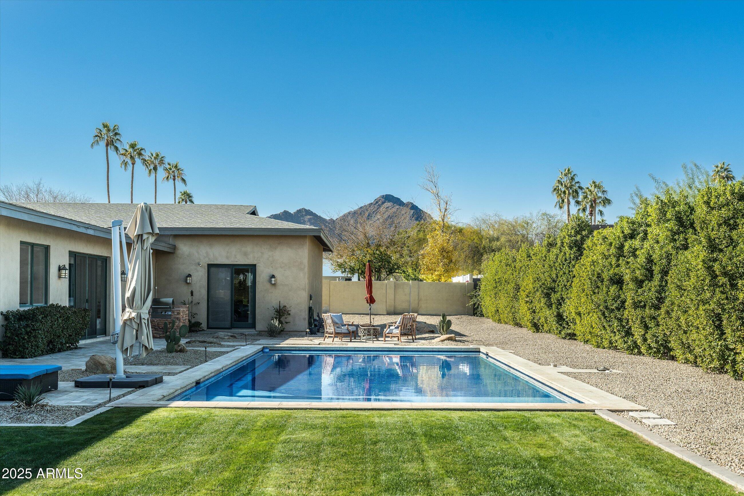 7254 E VISTA Drive