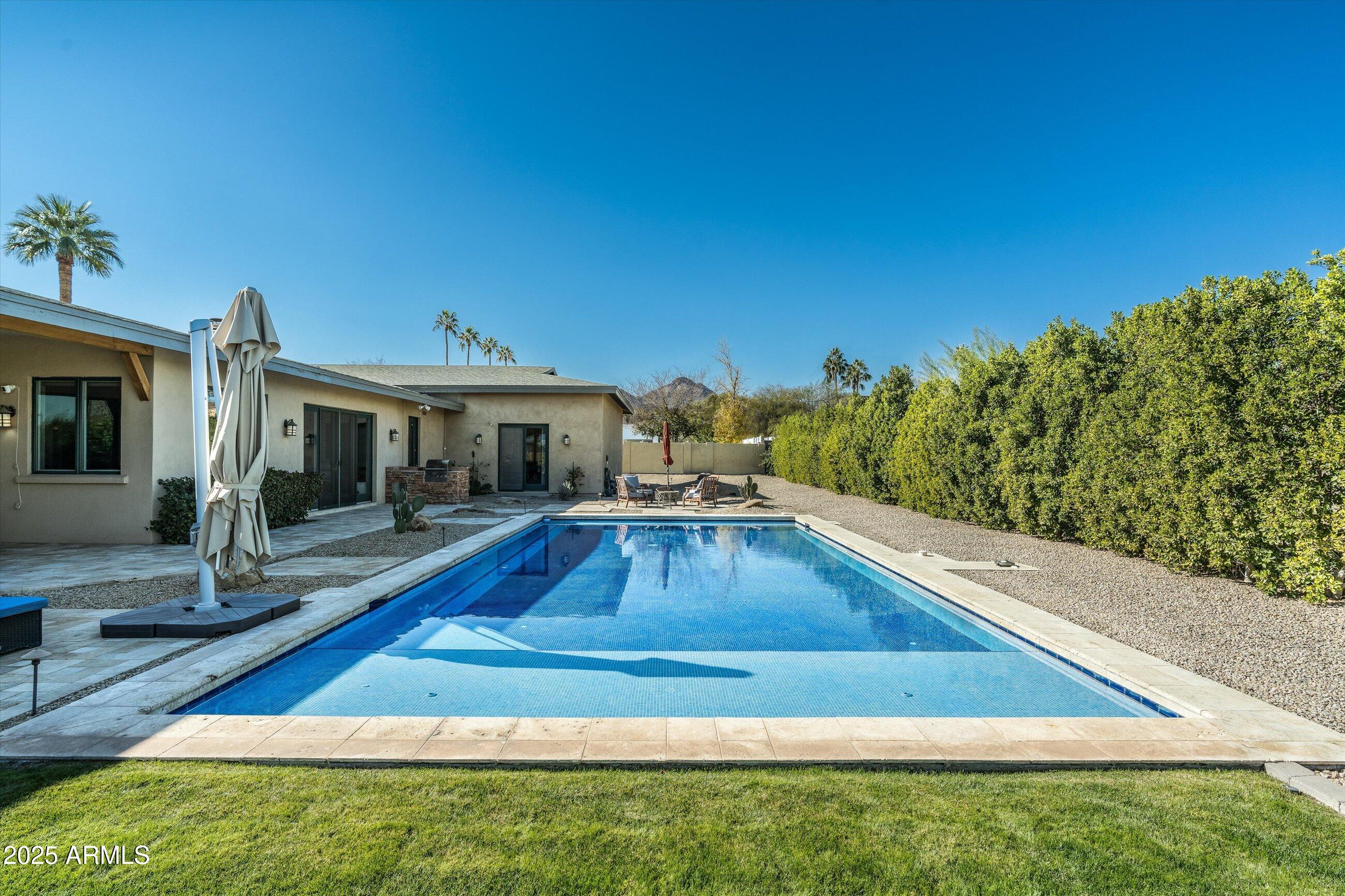 7254 E VISTA Drive