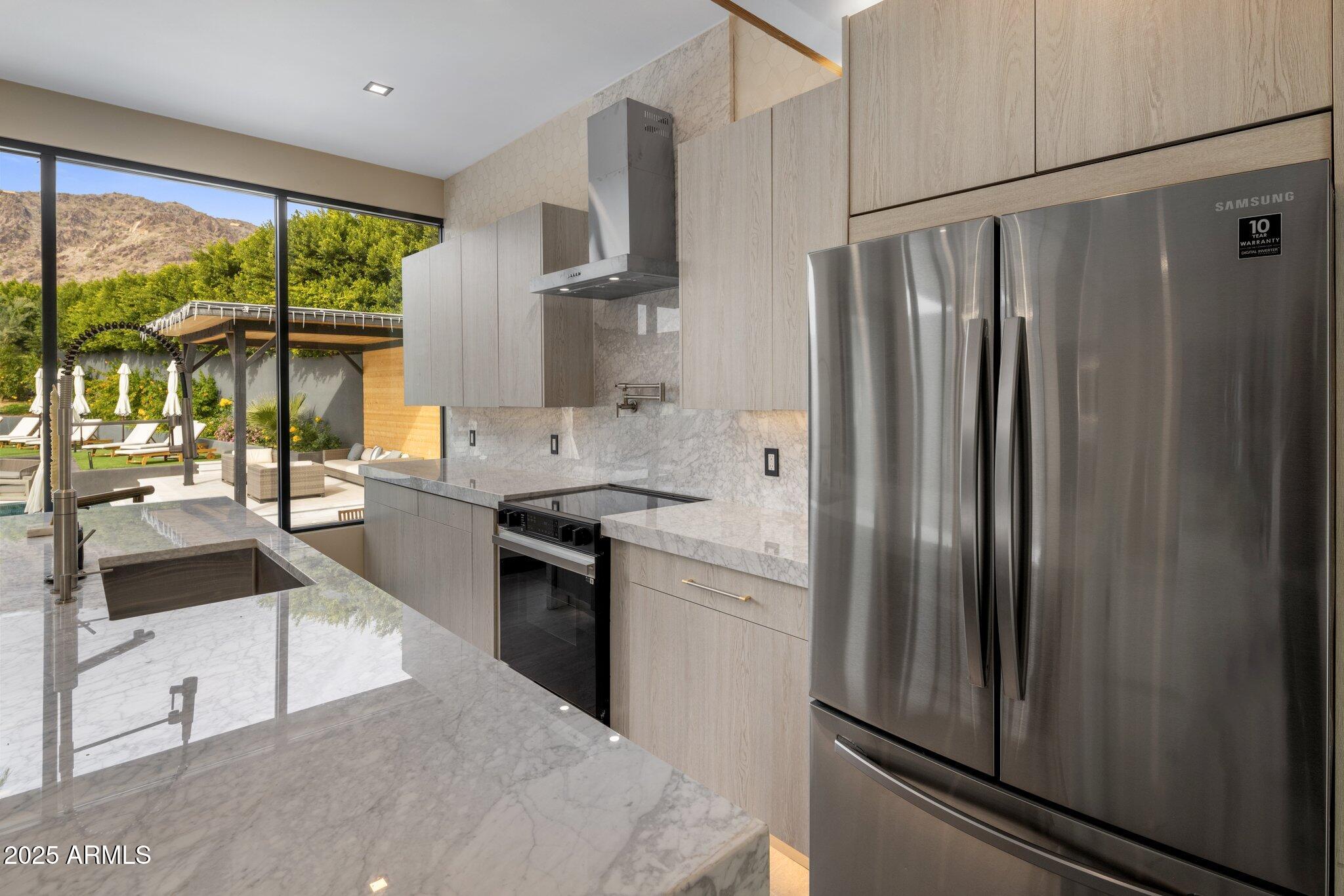 7223 N Black Rock Trail