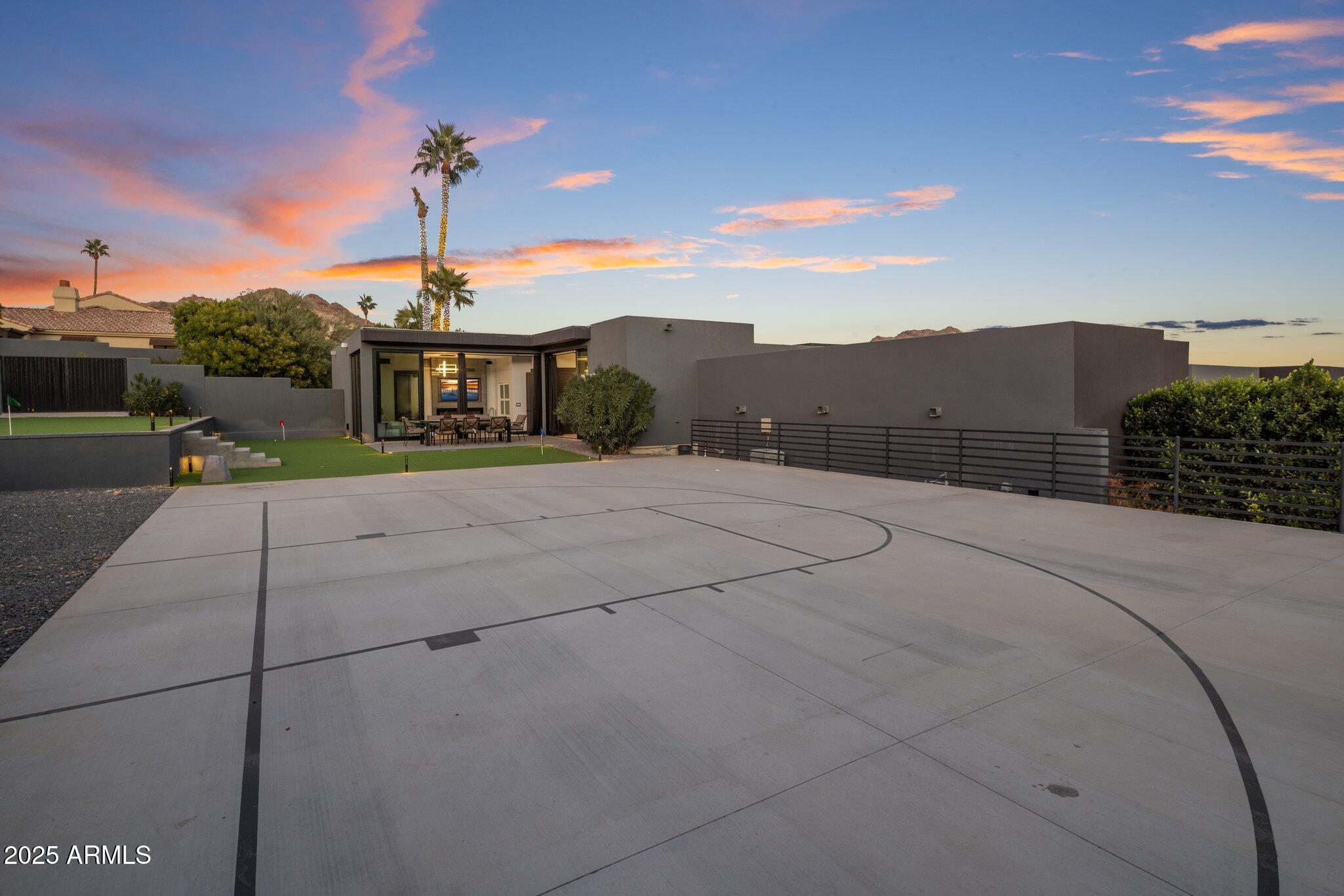 7223 N Black Rock Trail