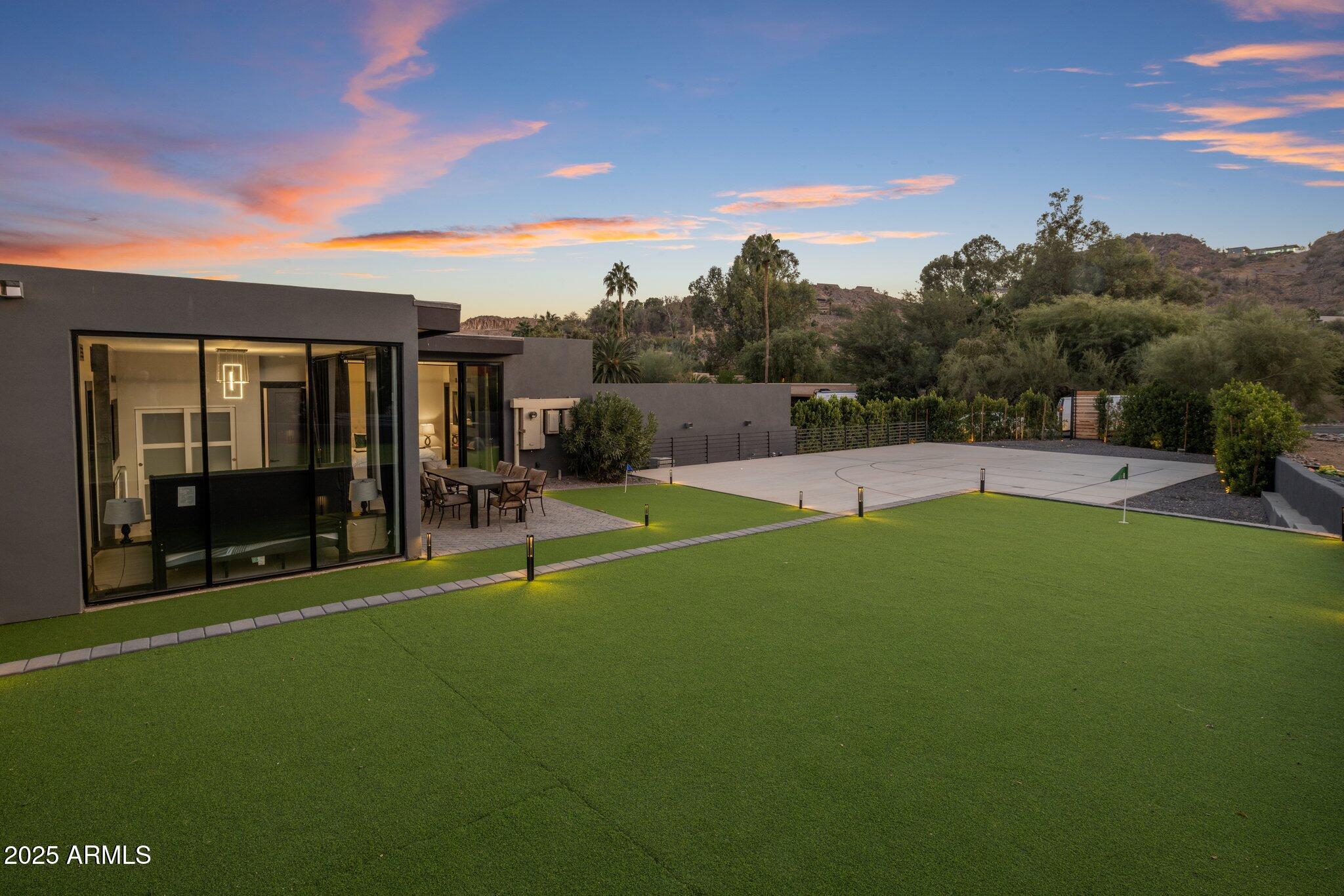 7223 N Black Rock Trail