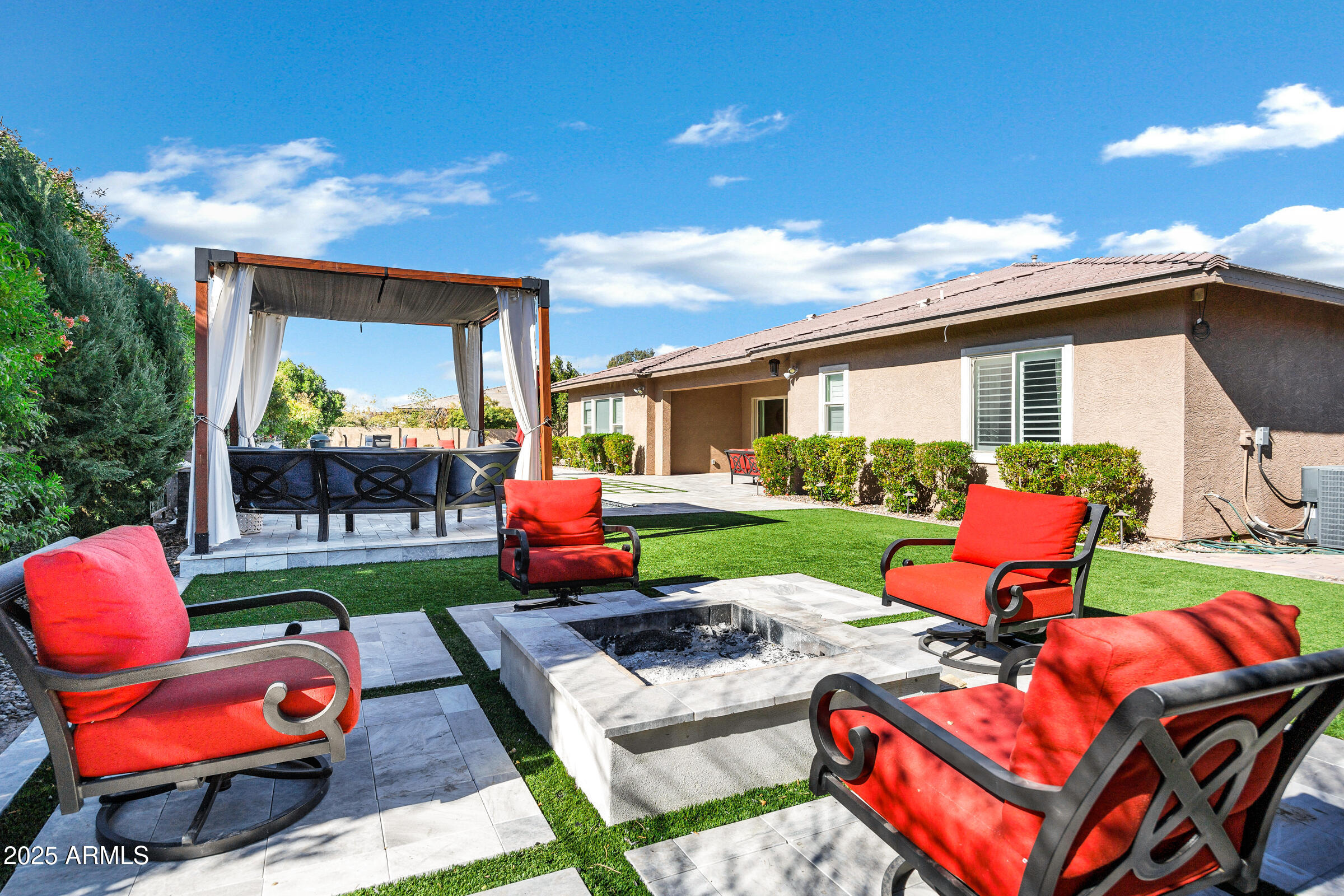 1783 E DESERT BROOM Place