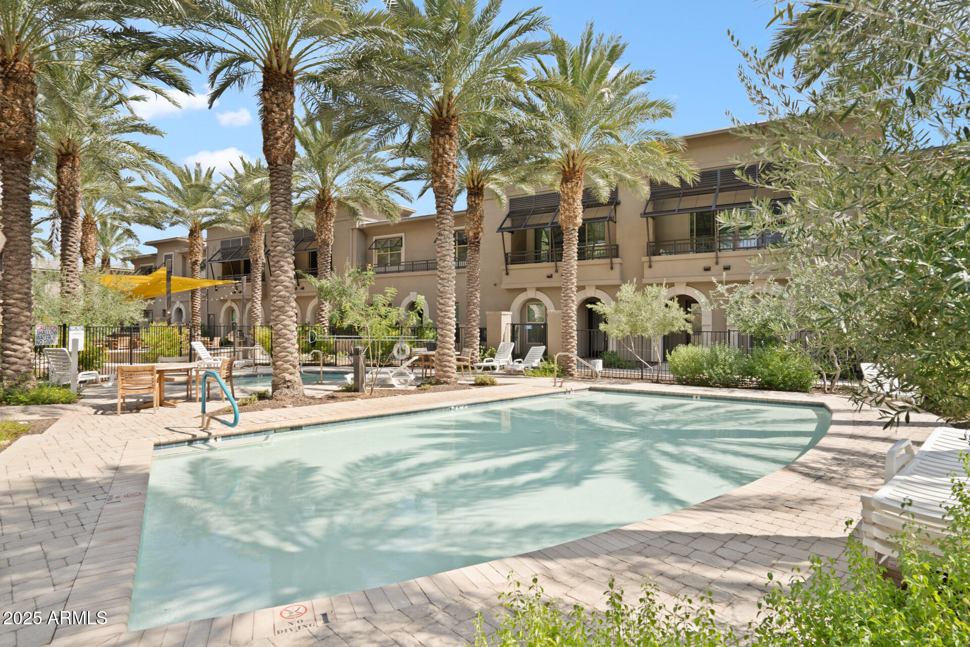 6565 E THOMAS Road 1141