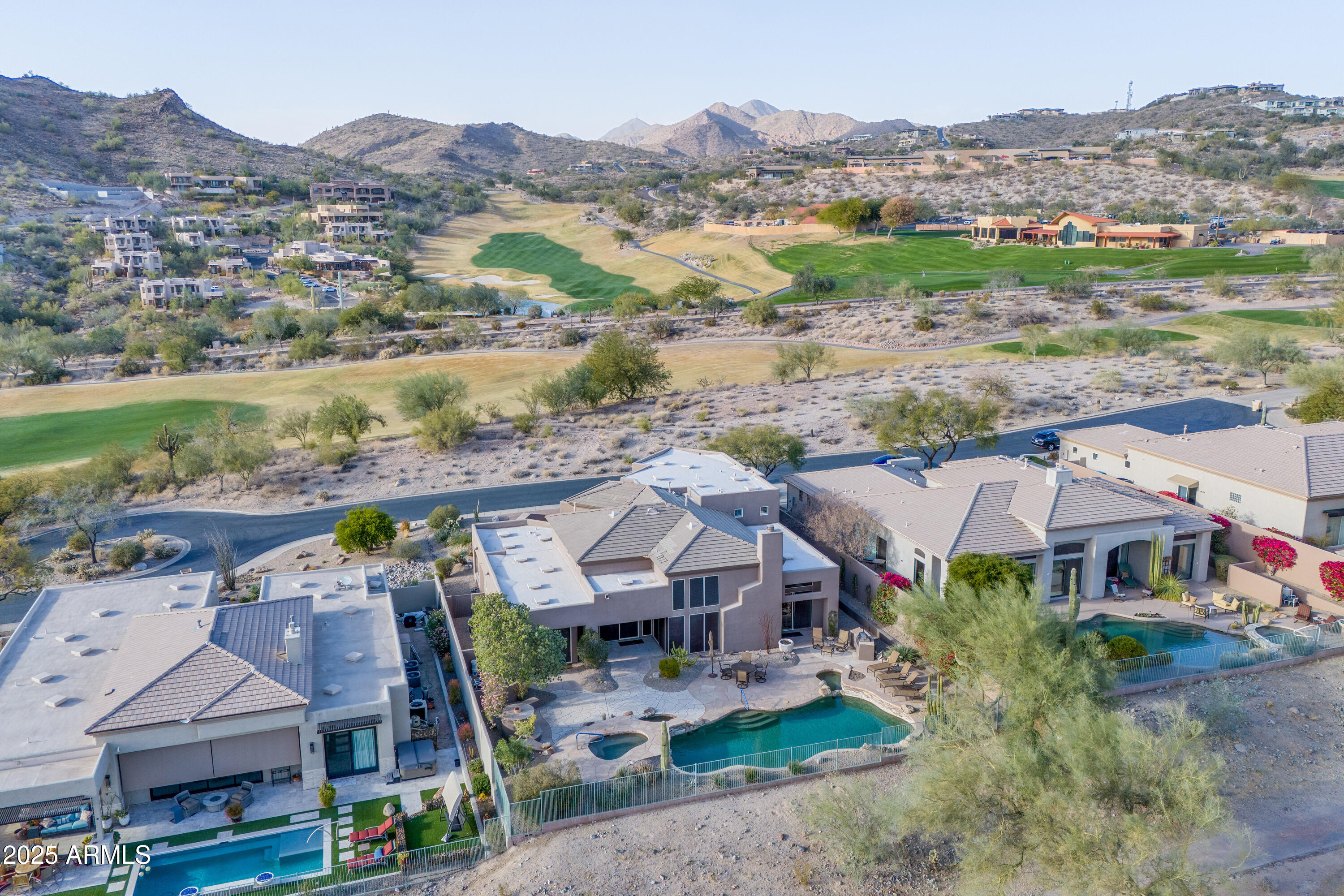 9619 N LONGFEATHER