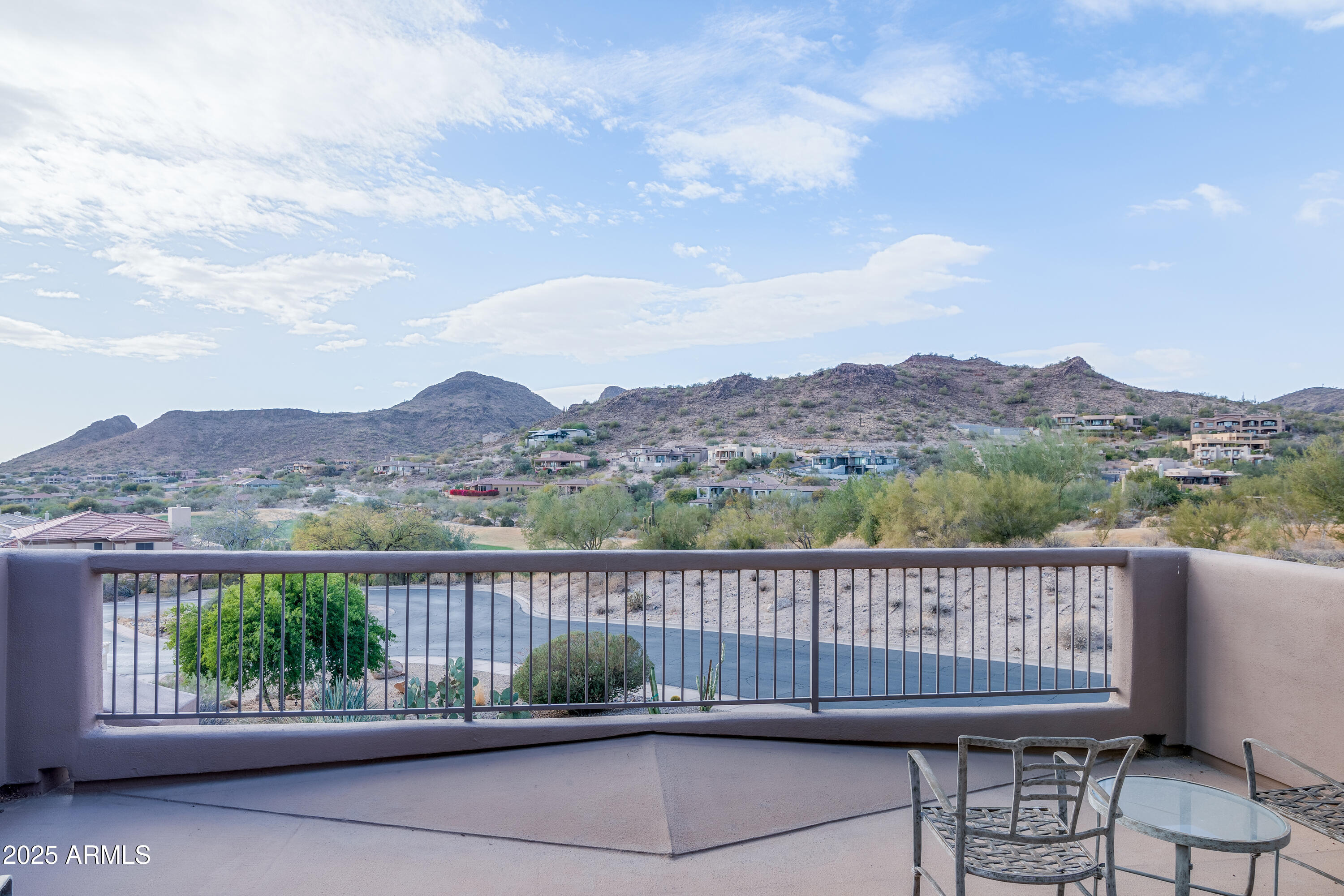 9619 N LONGFEATHER
