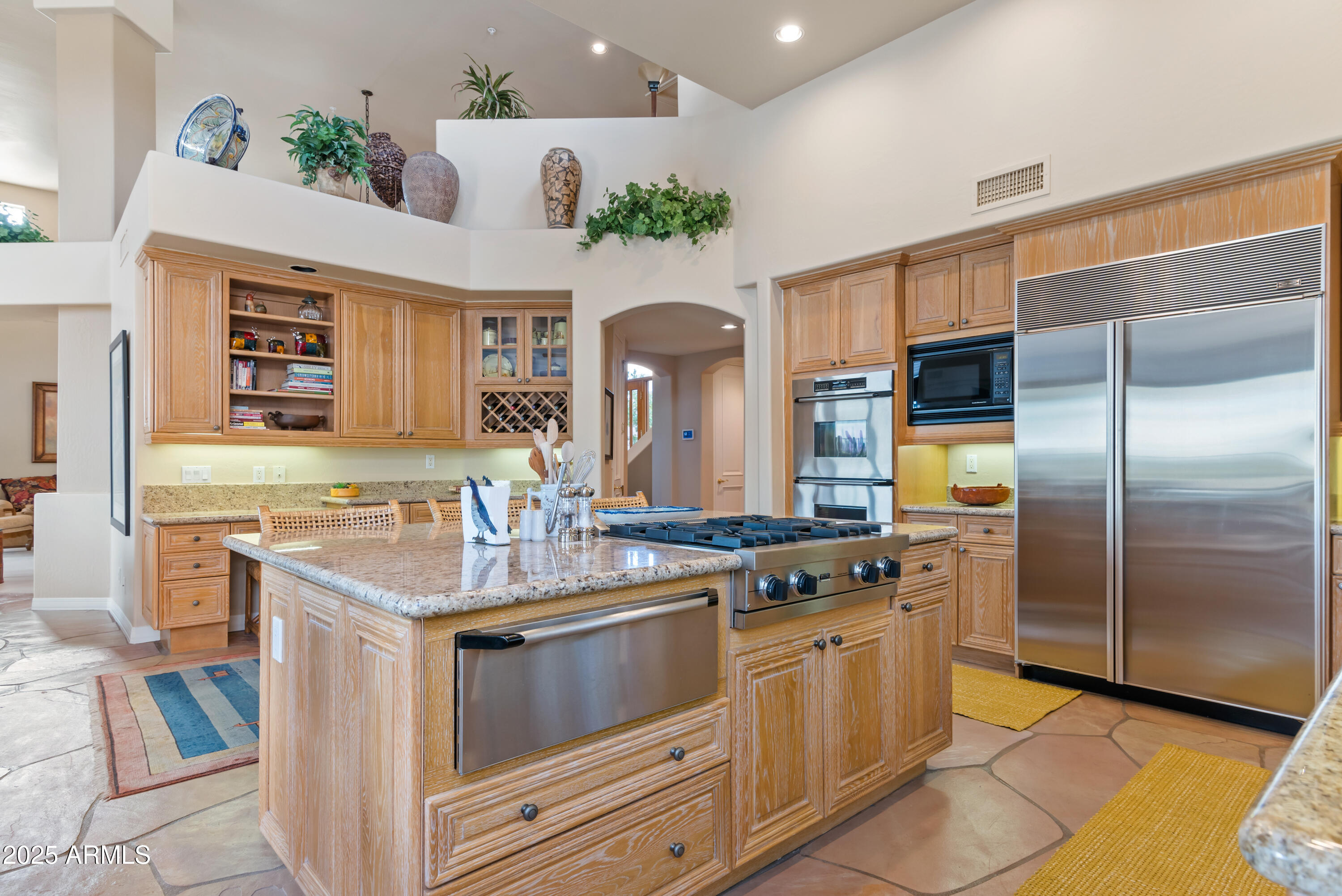 9619 N LONGFEATHER