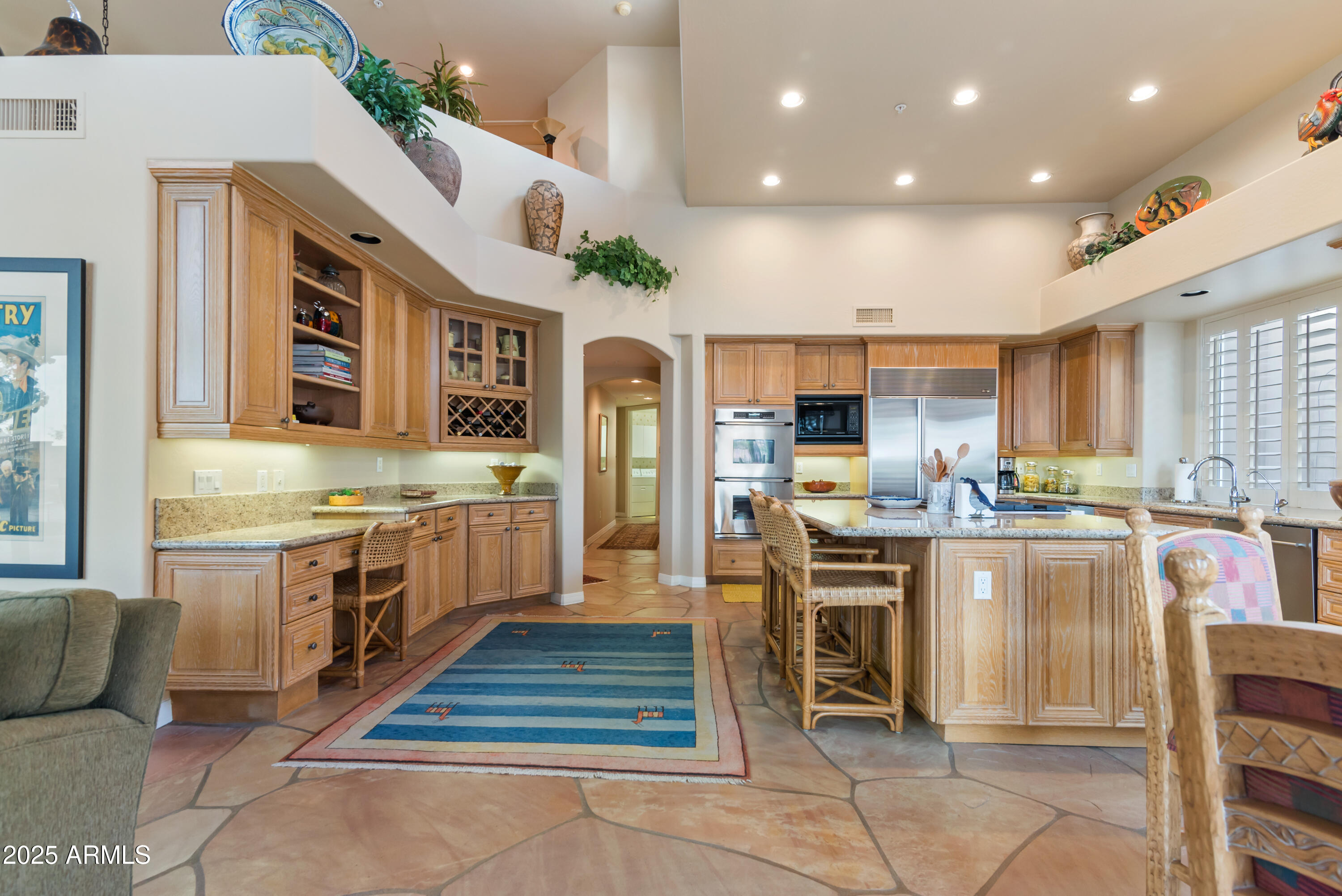9619 N LONGFEATHER