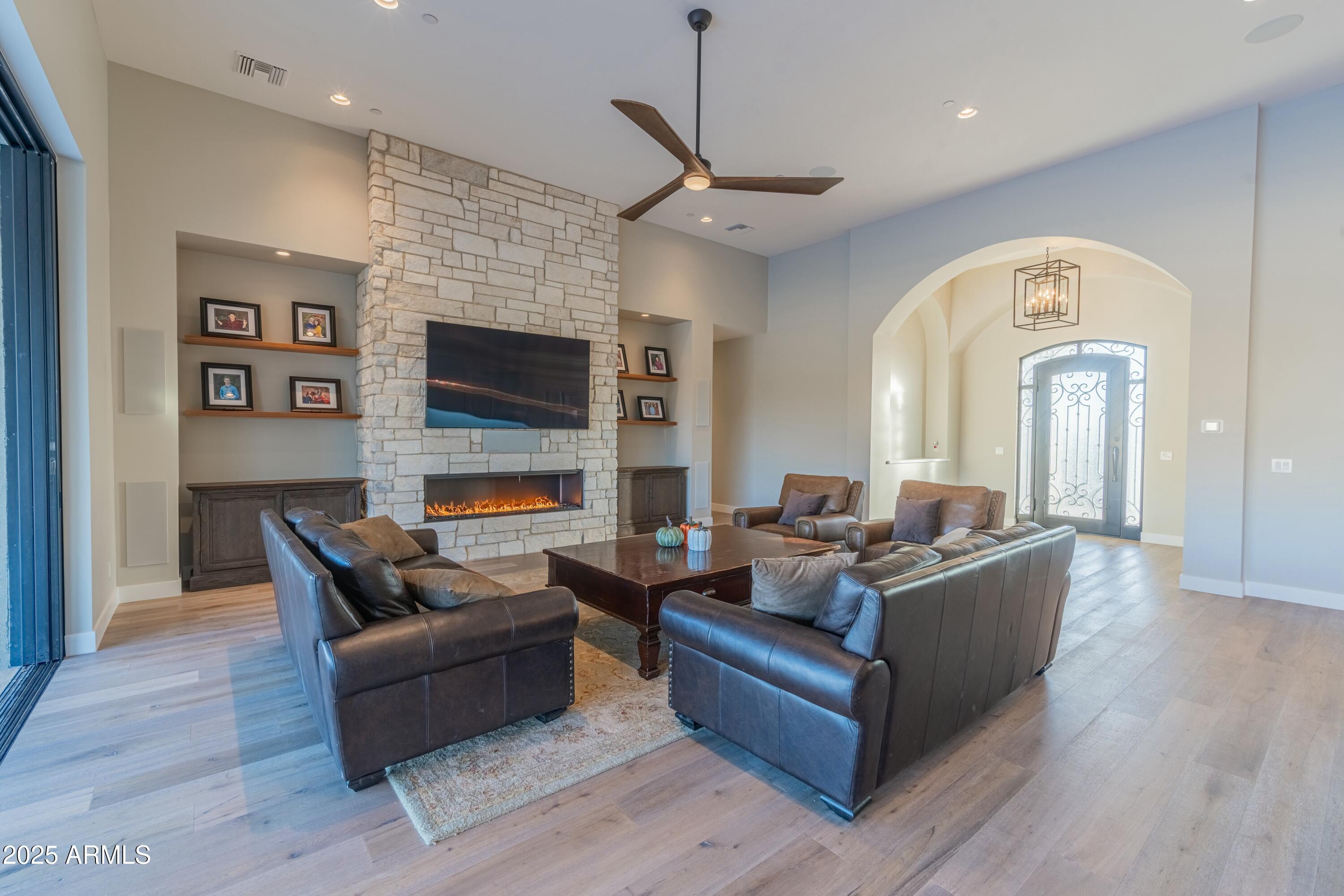 3162 E DOLORES Road