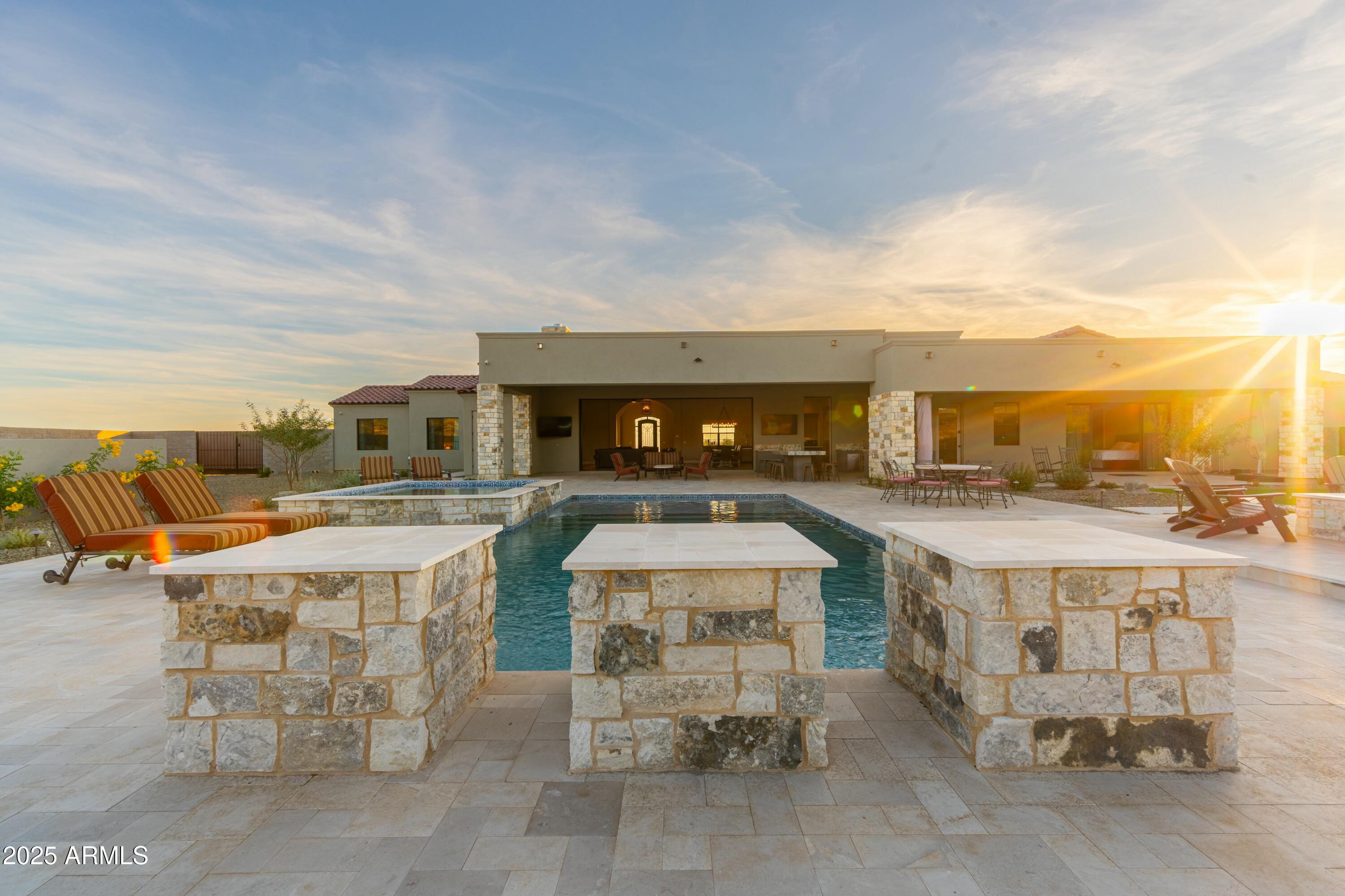 3162 E DOLORES Road