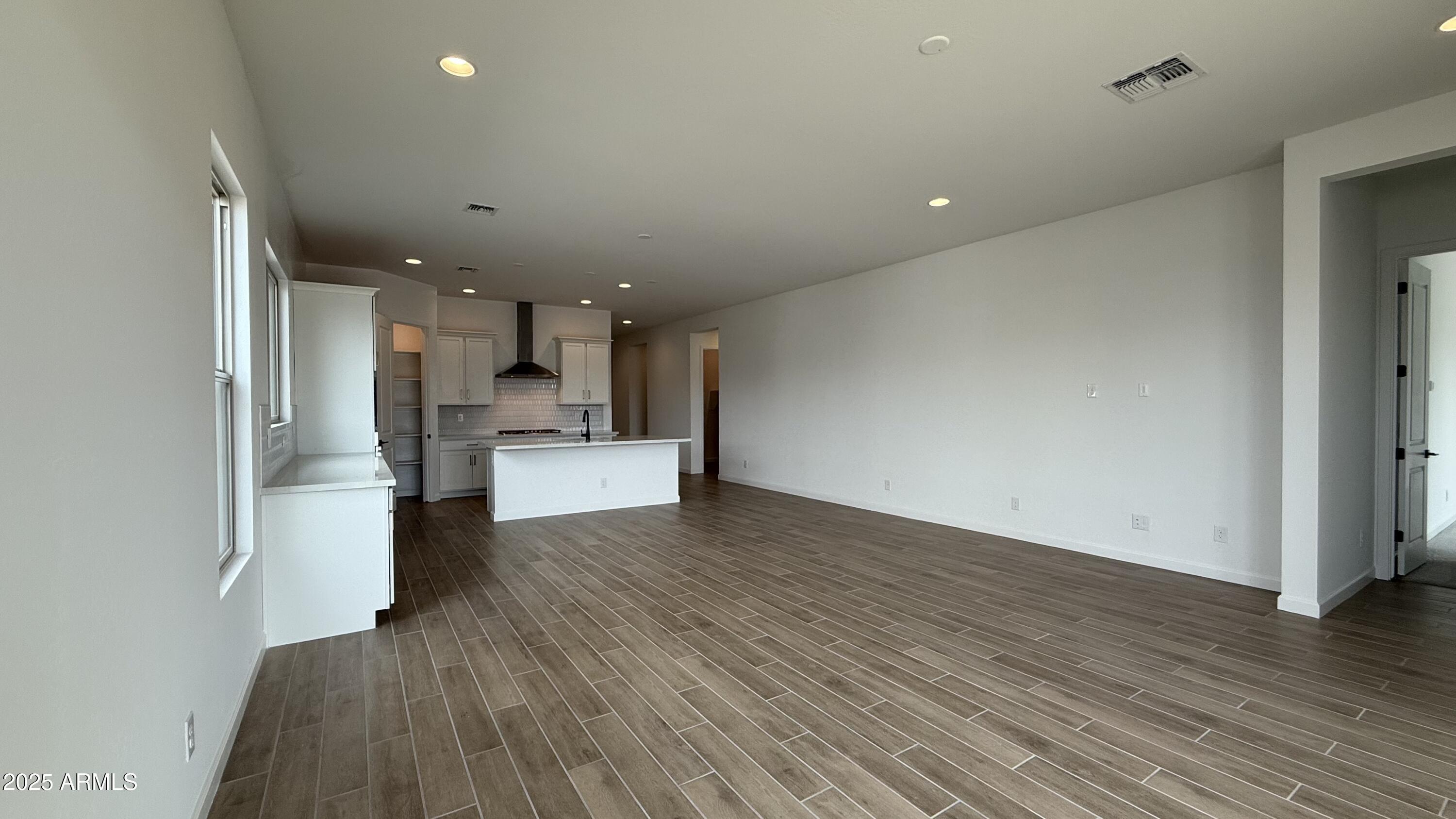 11453 E UTAH Avenue