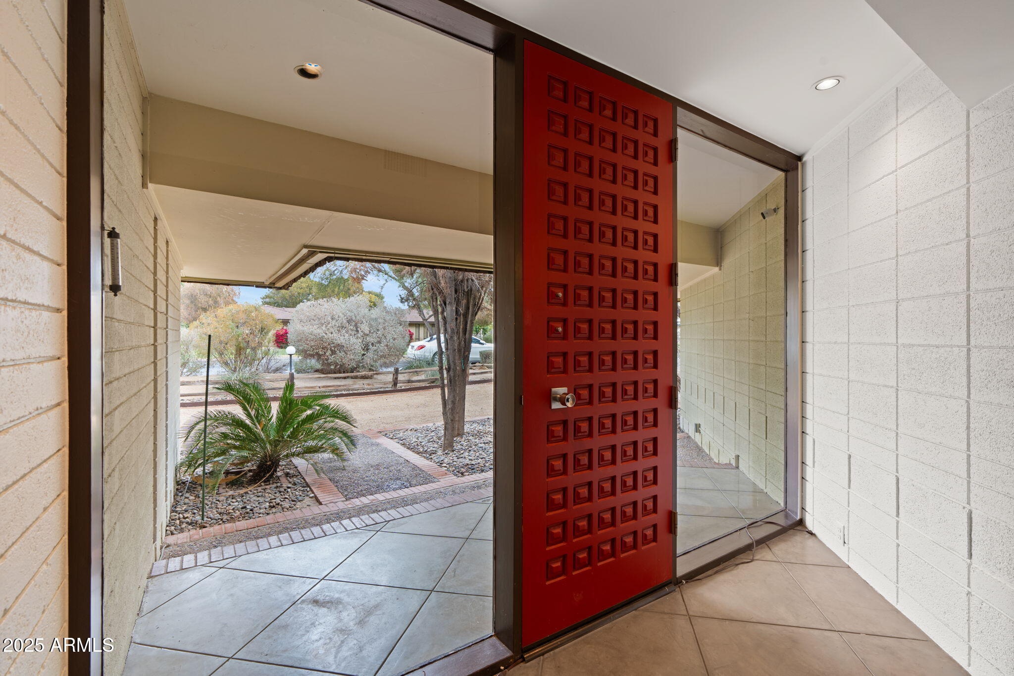 203 W ALEGRE Drive