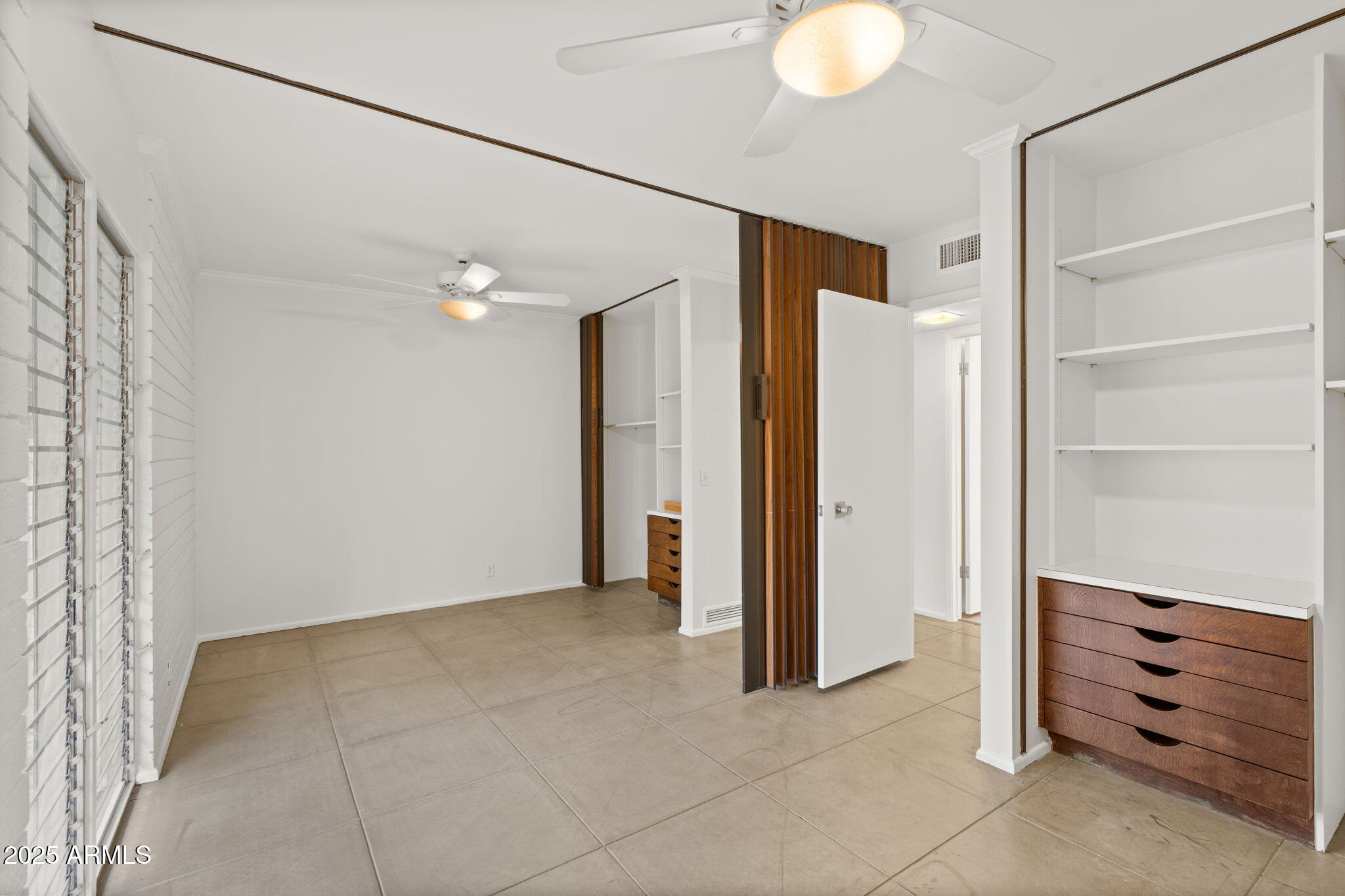 203 W ALEGRE Drive