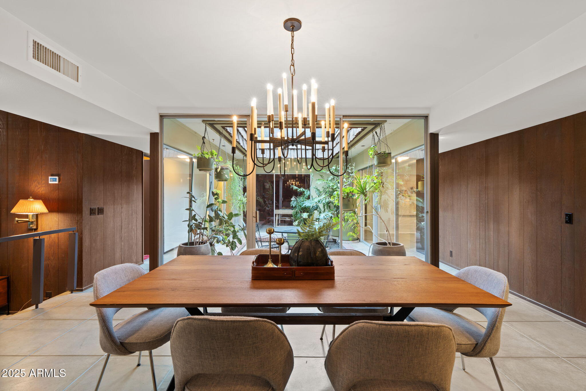 203 W ALEGRE Drive