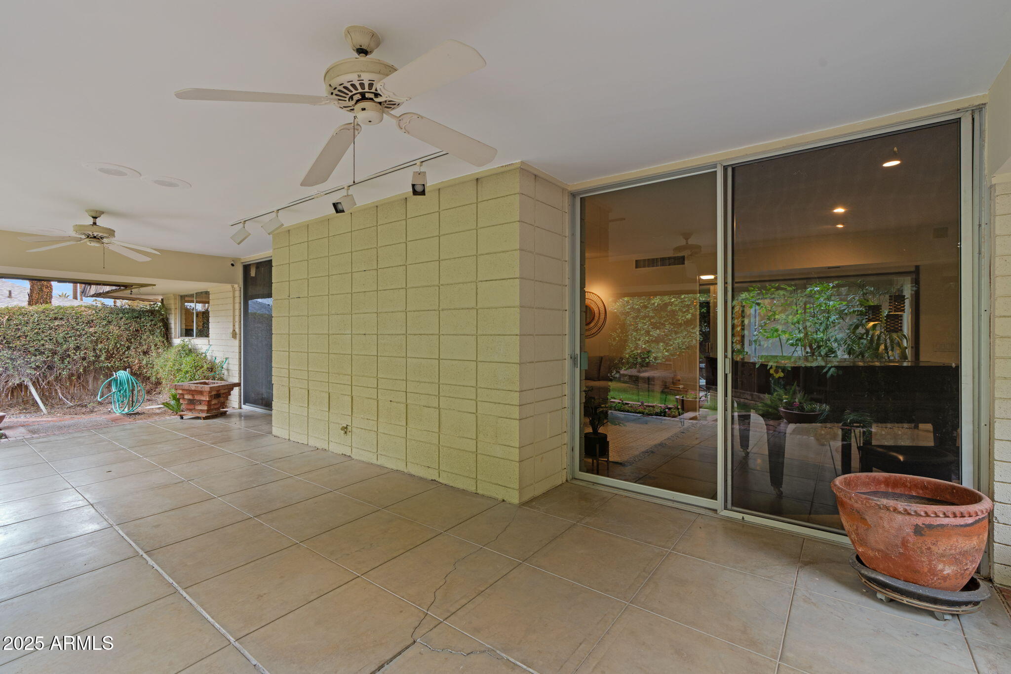 203 W ALEGRE Drive