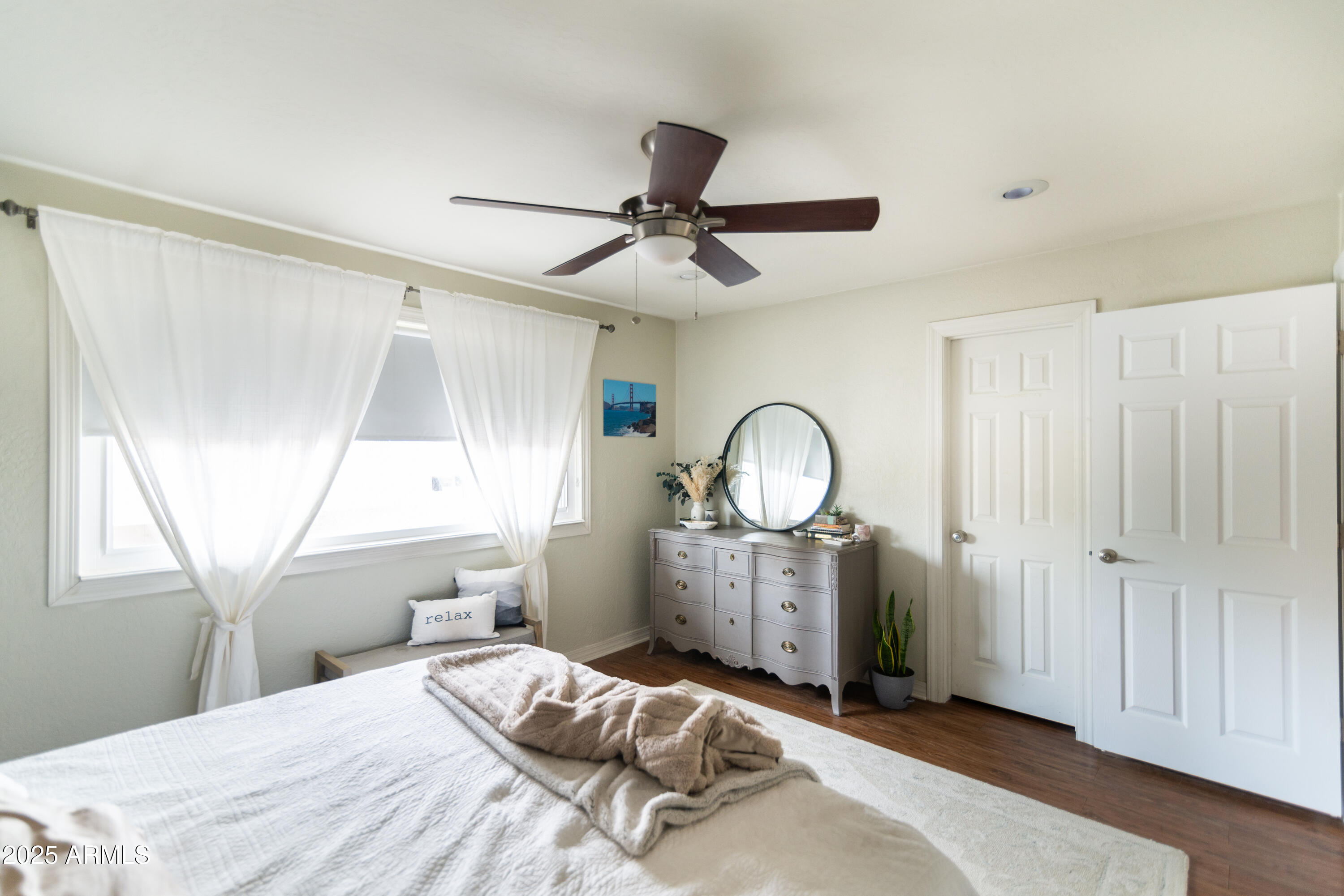1125 N 84TH Place