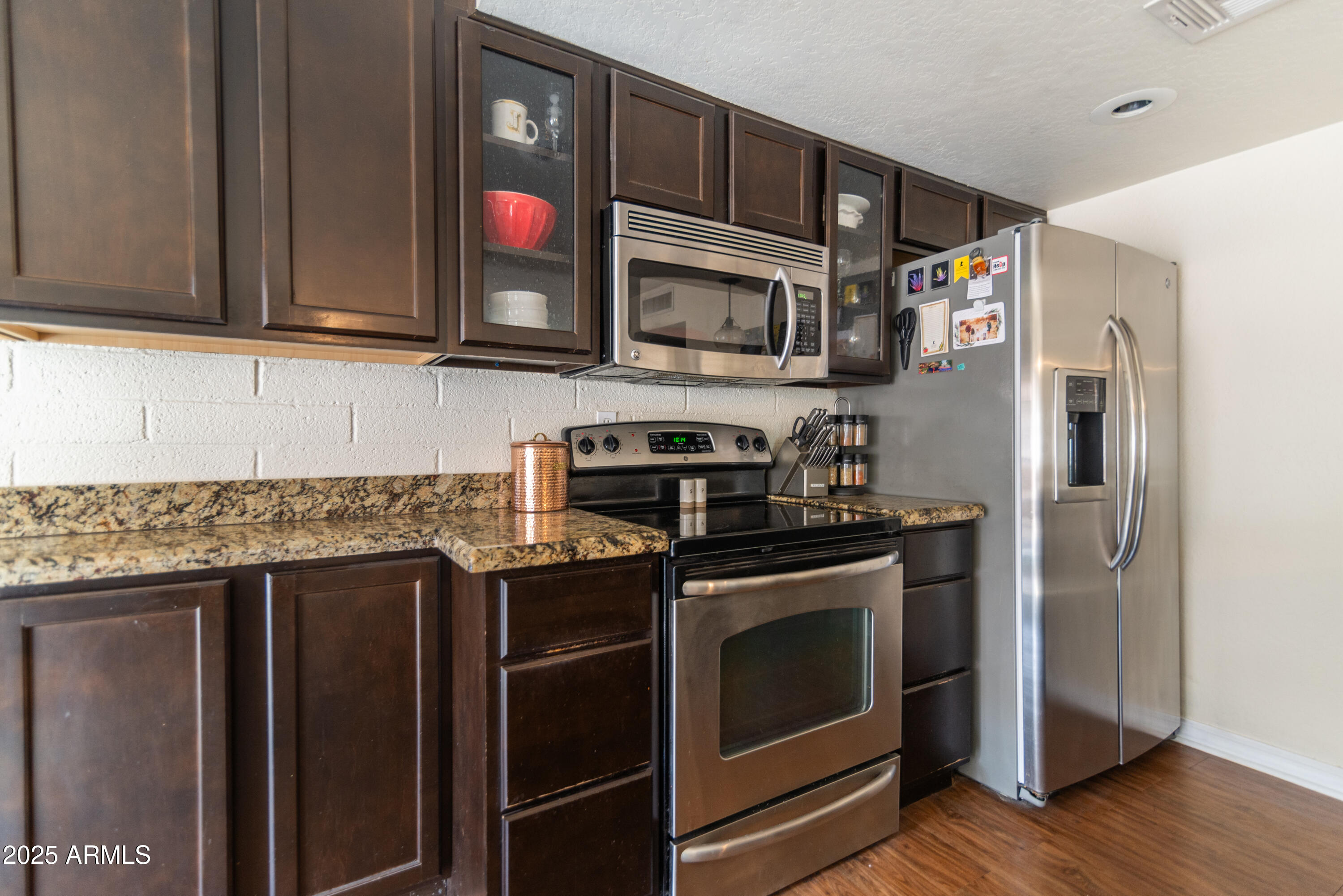 1125 N 84TH Place