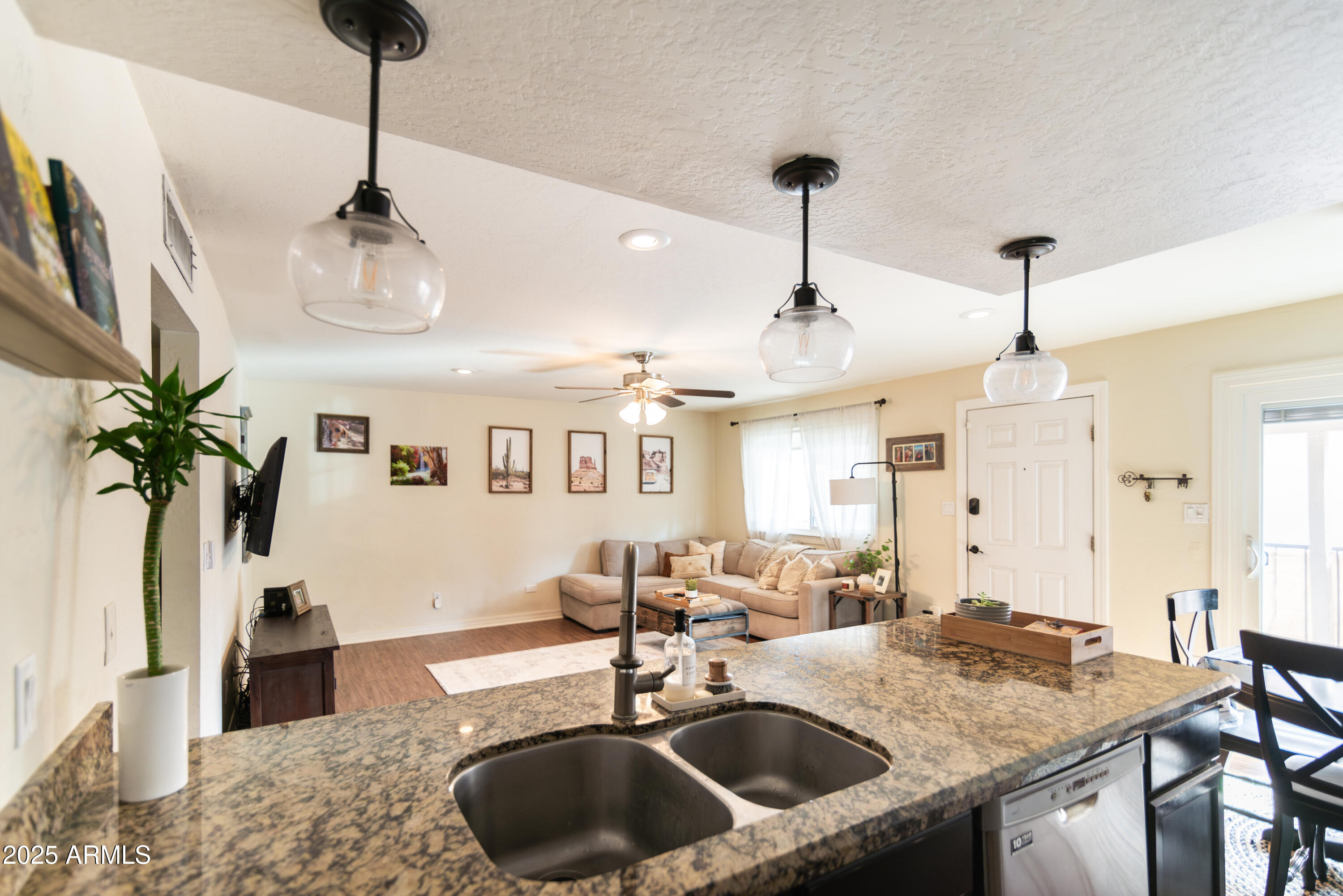 1125 N 84TH Place