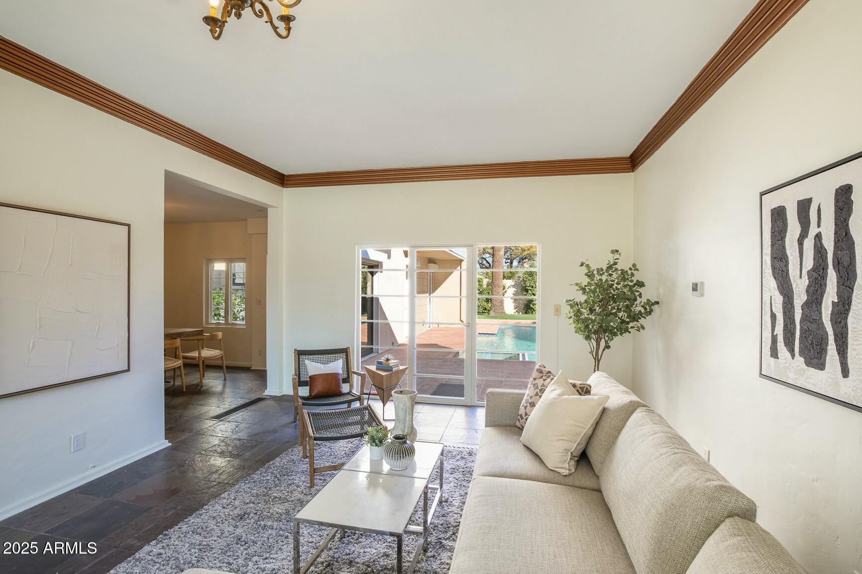 320 W Cypress Street