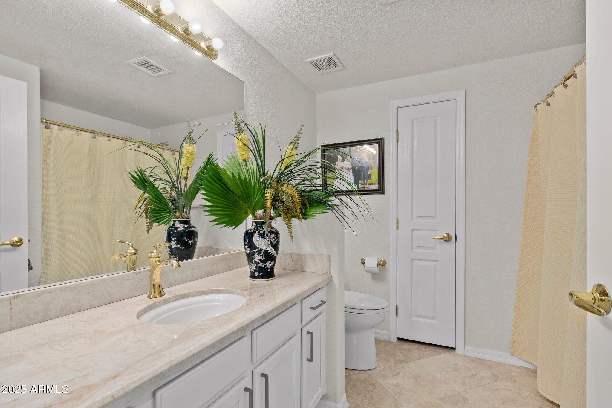 15221 N CLUBGATE Drive 1141
